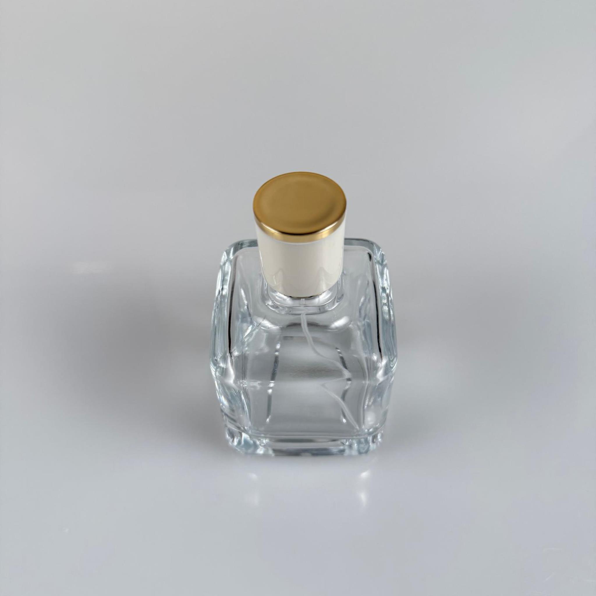 100 ML KARE MODEL LURA PARFÜM ŞİŞESİ - GÜMÜŞ METAL SPREYLİ + GOLD BEYAZ KAPAKLI (AĞIZ 15 MM GEÇME KOLAY KAPAMA)