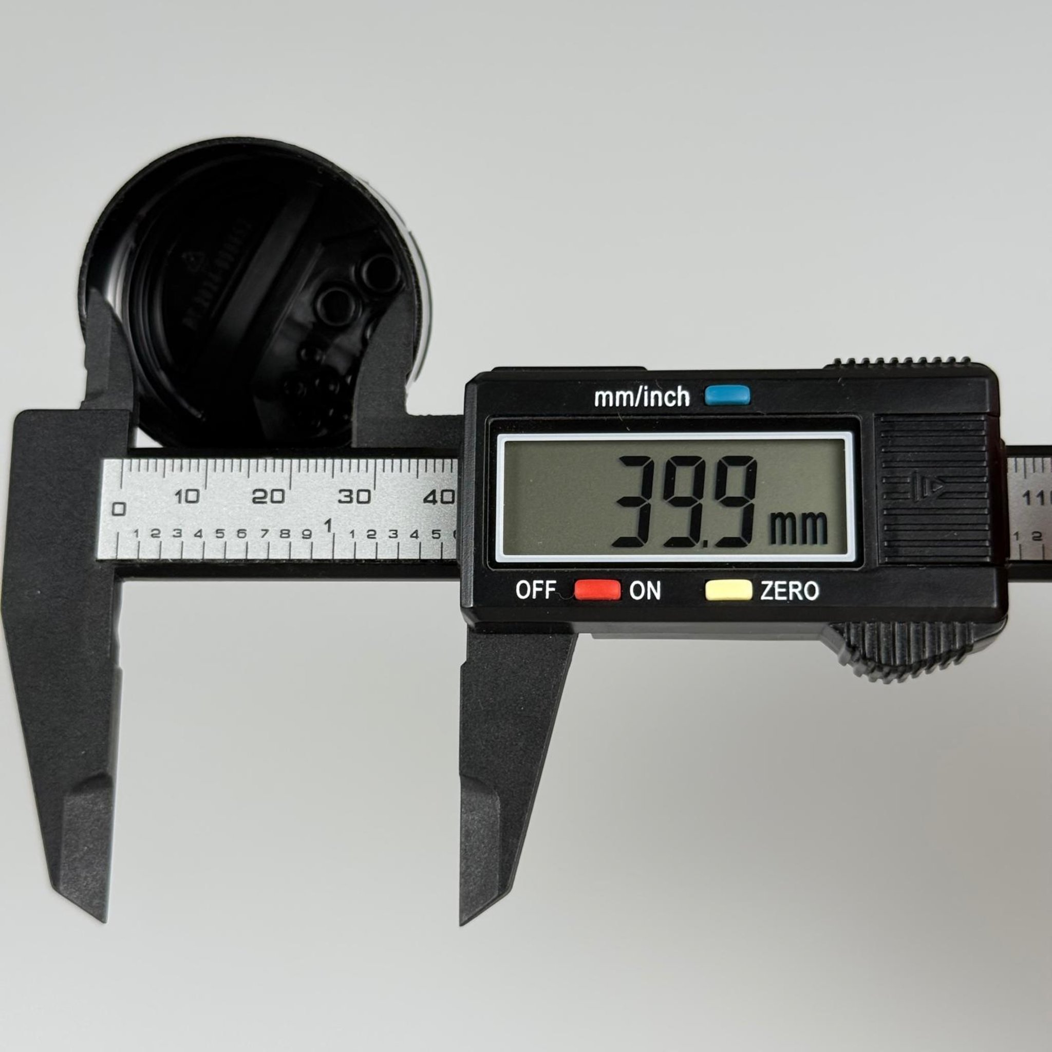 38 MM FLİPTOP KAPAK - BAHARAT, PUDRA, TOZ VB İÇİN PET ŞİŞE KAPAĞI