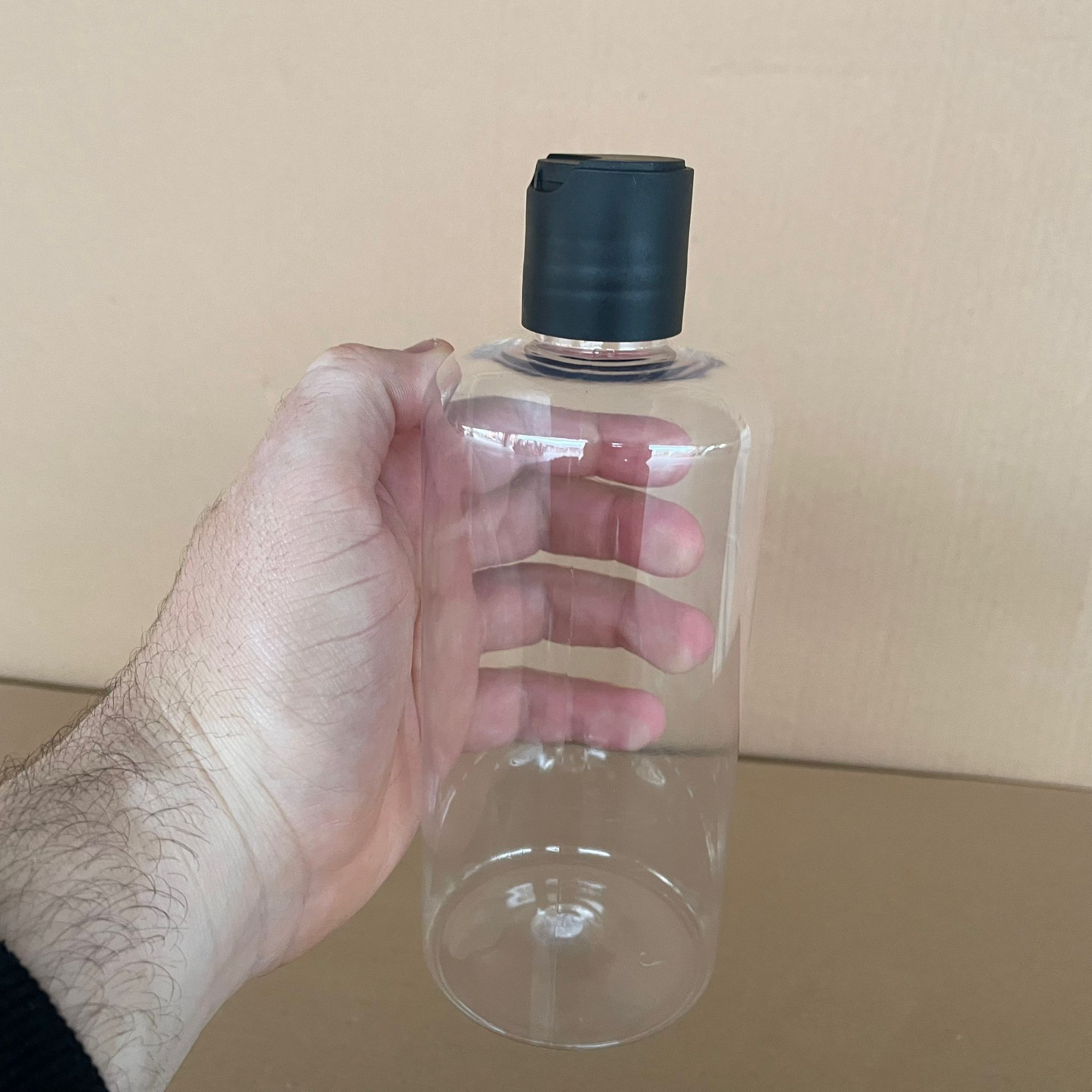 500 CC UZUN SİLİNDİR PET ŞİŞE KALIN (26 GR) - SİYAH DİSKTOP ŞAMPUAN KAPAKLI - 28 AĞIZ - 500 ML PET ŞİŞE