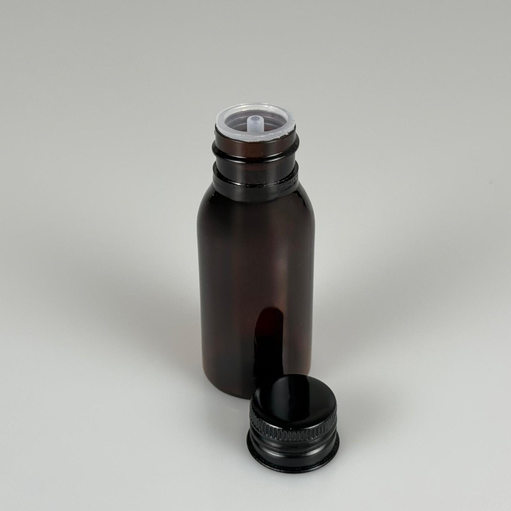 50 CC AMBER SERT MODEL PET ŞİŞE (24 AĞIZ) + KÖPÜK CONTALI SİYAH METAL ALÜMİNYUM KAPAK + KOLONYA TIPALI TAKIM - 50 ML KAPAKLI KAHVERENGİ PLASTİK ŞİŞELER