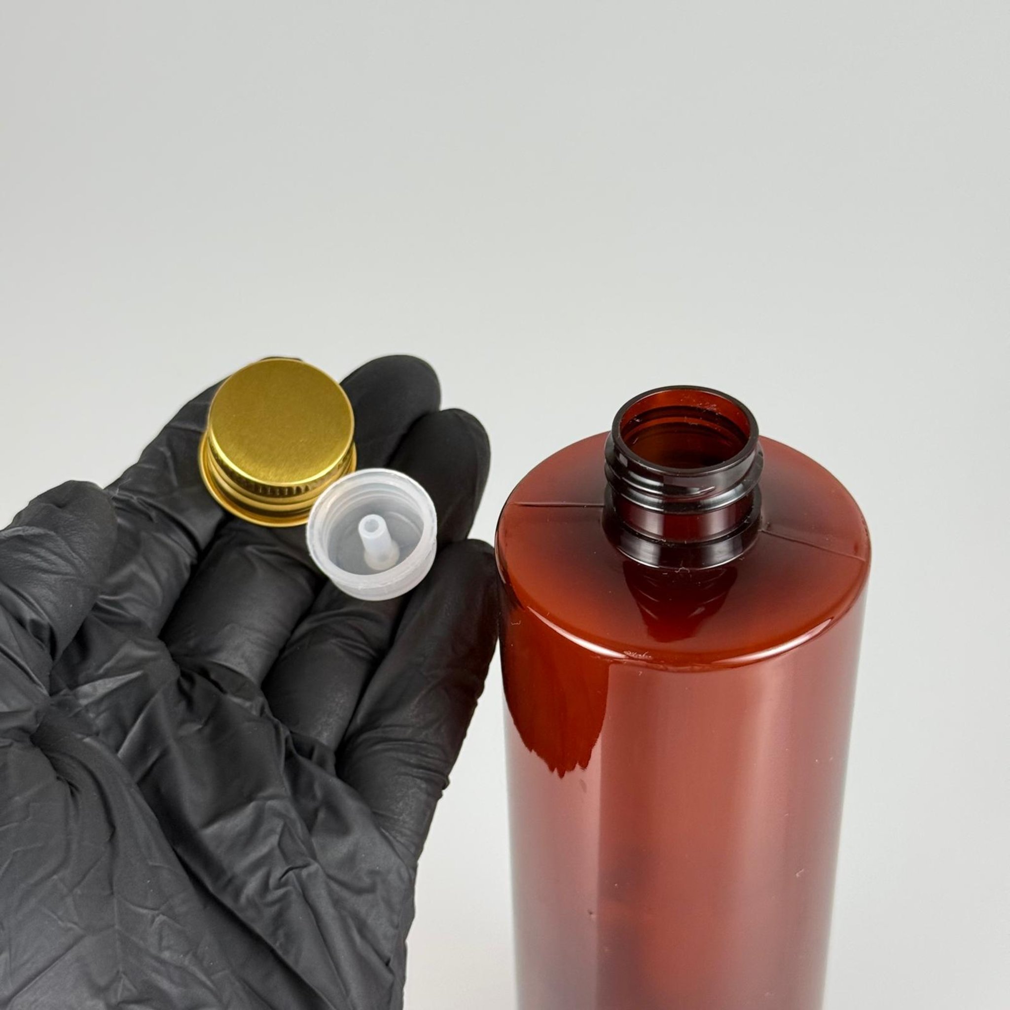 400 CC  AMBER KÜT BOYUNLU SİLİNDİR PET ŞİŞE (30 GR - 24 AĞIZ ) + KÖPÜK CONTALI GOLD METAL ALÜMİNYUM KAPAK + KOLONYA TIPALI TAKIM - 400 ML KAPAKLI KAHVERENGİ PLASTİK ŞİŞELER