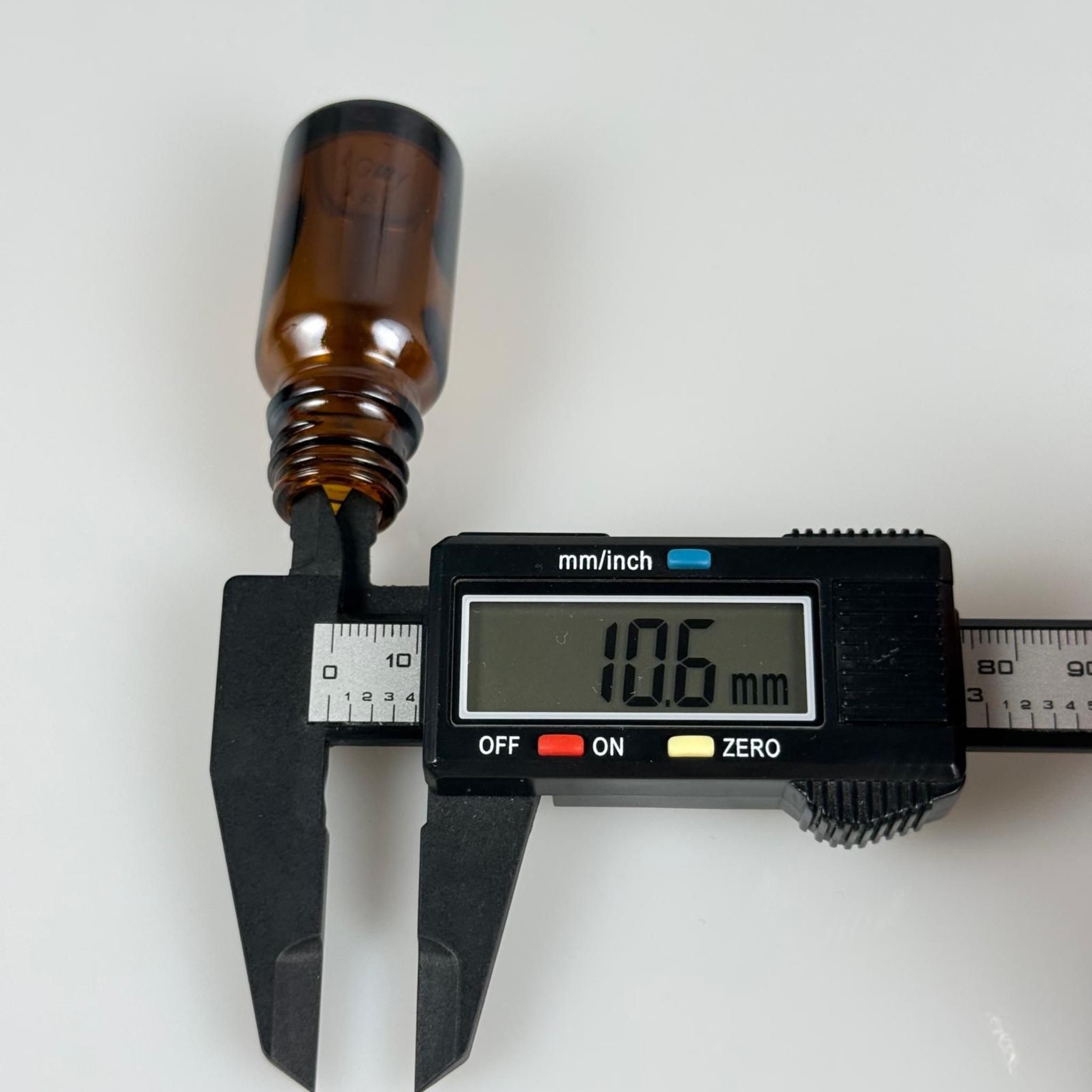 10 CC AMBER CAM ŞİŞE KAPAKSIZ (18 AĞIZ) - 10 ML CAM ŞİŞE - KAHVERENGİ 10 ML DROPPER ŞİŞE - ŞİŞECAM ÜRÜN KODU: 764801 İLE EŞDEĞERDİR