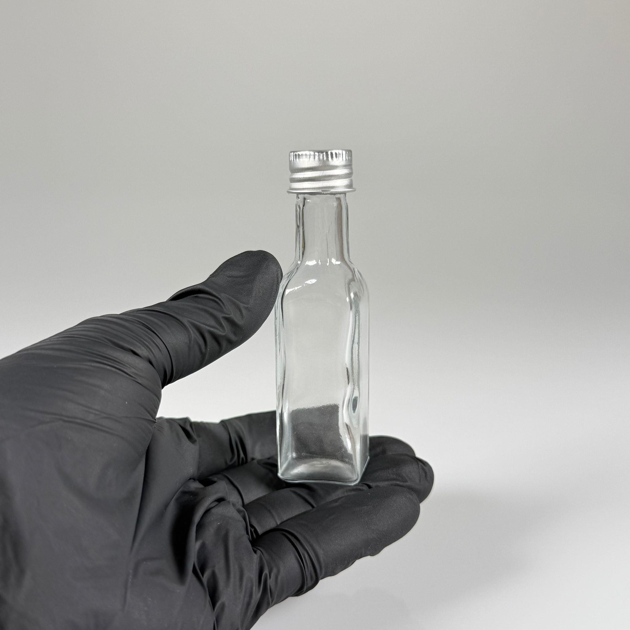 20 CC MARASKA KÖŞELİ KARE CAM ŞİŞE - CONTALI METAL ALÜMİNYUM GÜMÜŞ KAPAKLI - 20 ML KAPAKLI CAM ŞİŞE (SİLME 23 ML ALIR)