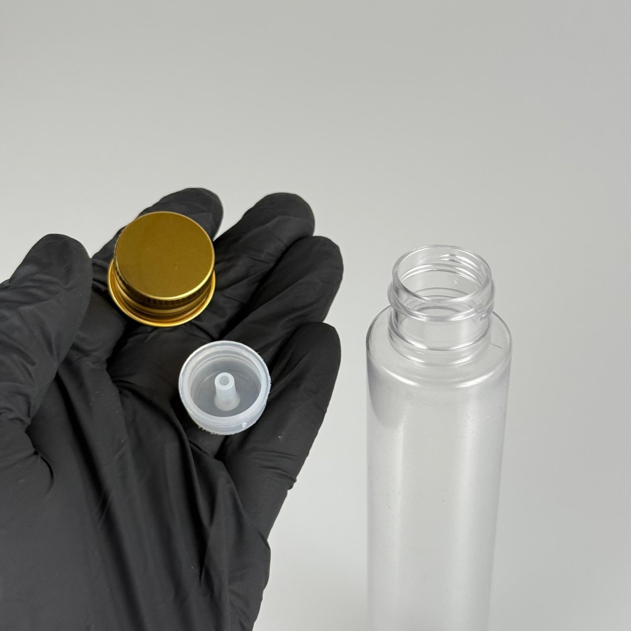 100 CC UZUN SİLİNDİR BUĞULU PET ŞİŞE ( 24 GR - 24 AĞIZ ) + KÖPÜK CONTALI GOLD METAL ALÜMİNYUM KAPAK + KOLONYA TIPALI TAKIM - 100 ML BİBERİYE SUYU, LAVANTA YAĞI, SAÇ SERUM, TONİK VB İÇİN PLASTİK KOZMETİK AMBALAJLARI