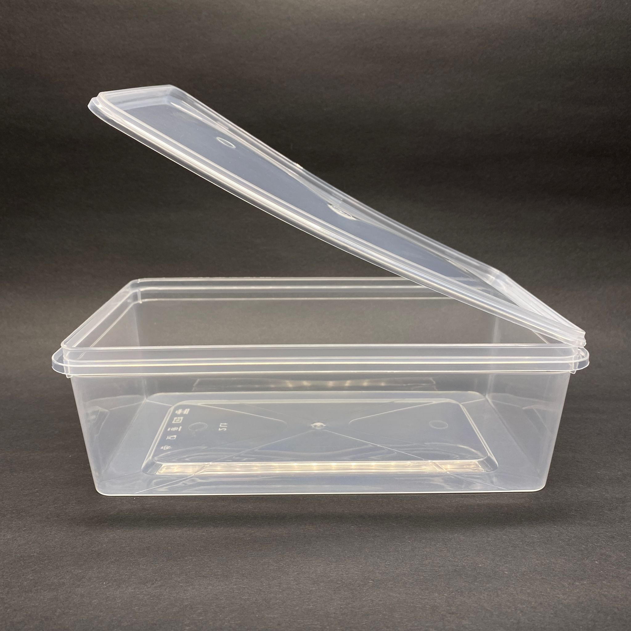 KOVA 2000 CC ŞEFFAF DİKDÖRTGEN 22X13 CM - KENDİNDEN KİLİTLİ KAPAKLI - 2 LT ÇOK AMAÇLI SAKLAMA KABI -  BUZDOLABI BUZLUK DONDURUCU İÇİN PLASTİK DÜZENLEYİCİ, KURABİYE KABI, BÖĞÜRTLEN AHUDUDU AMBALAJI, PETEK KOVAN BAL KUTUSU, HURMA KOVASI VB ALANLARDA KULLANILABİLİR.