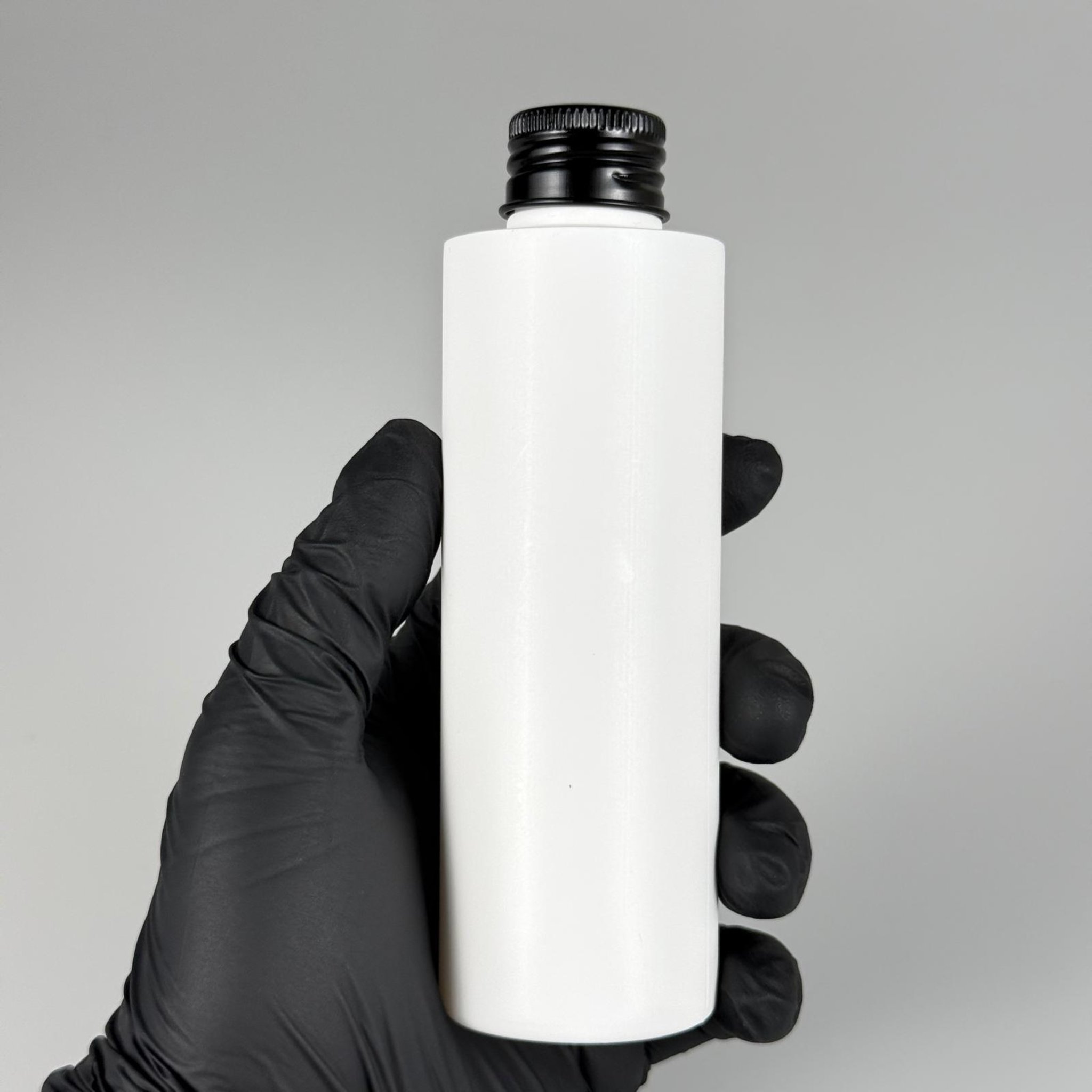 150 CC MAT BEYAZ SERT POLİETİLEN ASETON ŞİŞESİ (24 AĞIZ) + KÖPÜK CONTALI SİYAH METAL ALÜMİNYUM KAPAK + KOLONYA TIPALI TAKIM - 150 ML KAPAKLI BEYAZ PLASTİK ŞİŞELER