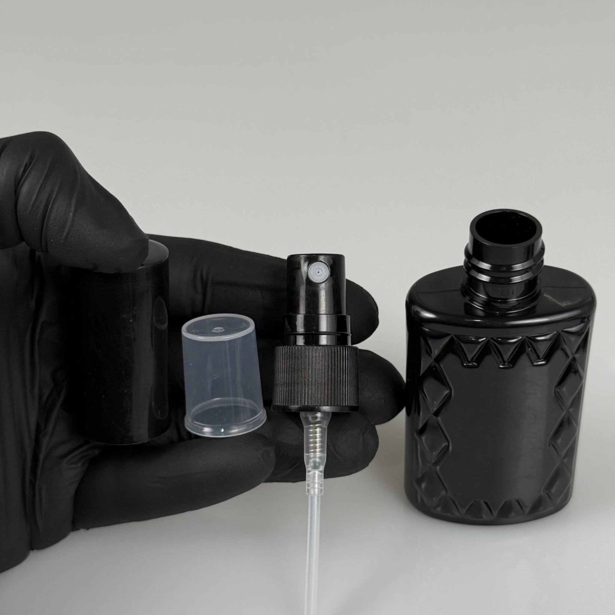 50 CC SİYAH PET KÖŞELİ PARFÜM ŞİŞESİ - SİYAH SPREYLİ - SİYAH KORUMA KAPAKLI - 50 ML PLASTİK PARFÜM - KOLONYA ŞİŞESİ