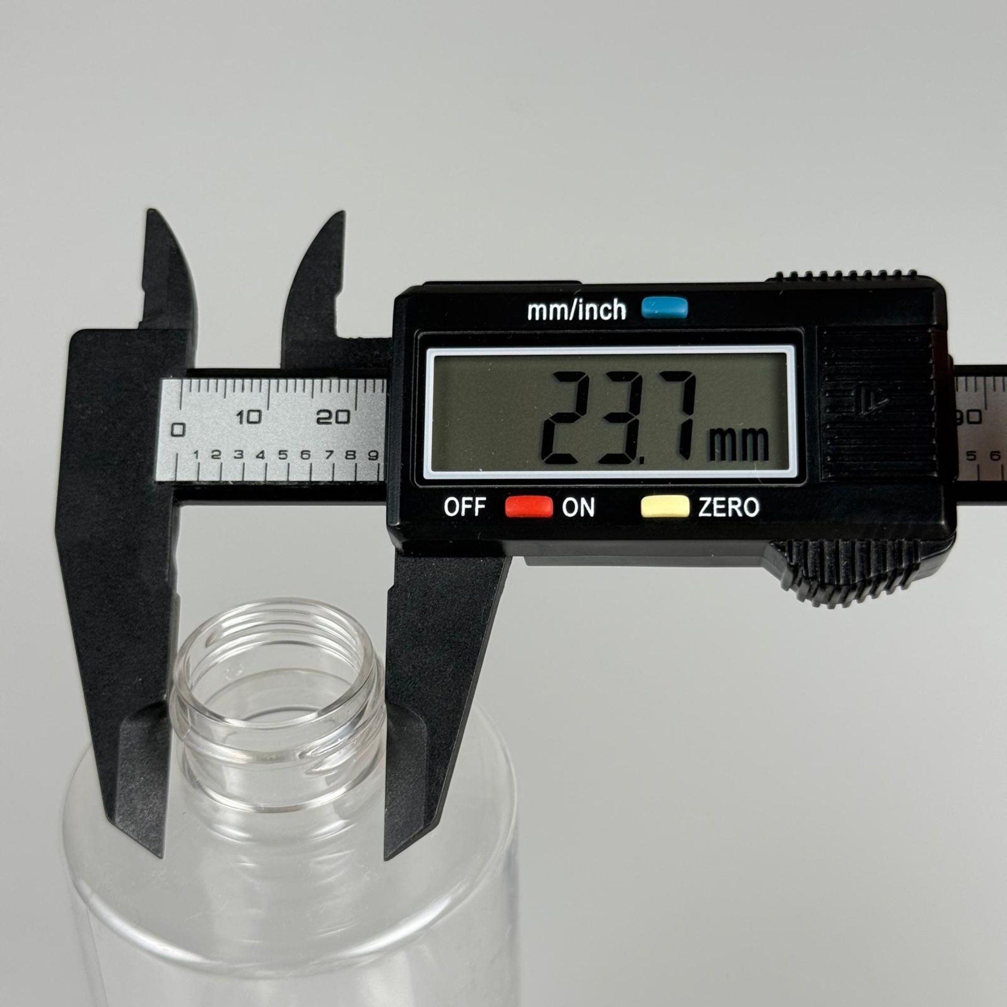 200 CC SİLİNDİR KESKİN KÜT MODEL SERT (25 GR) PET ŞİŞE - KAPAKSIZ - AĞIZ ÇAPI 24 MM - ŞEFFAF