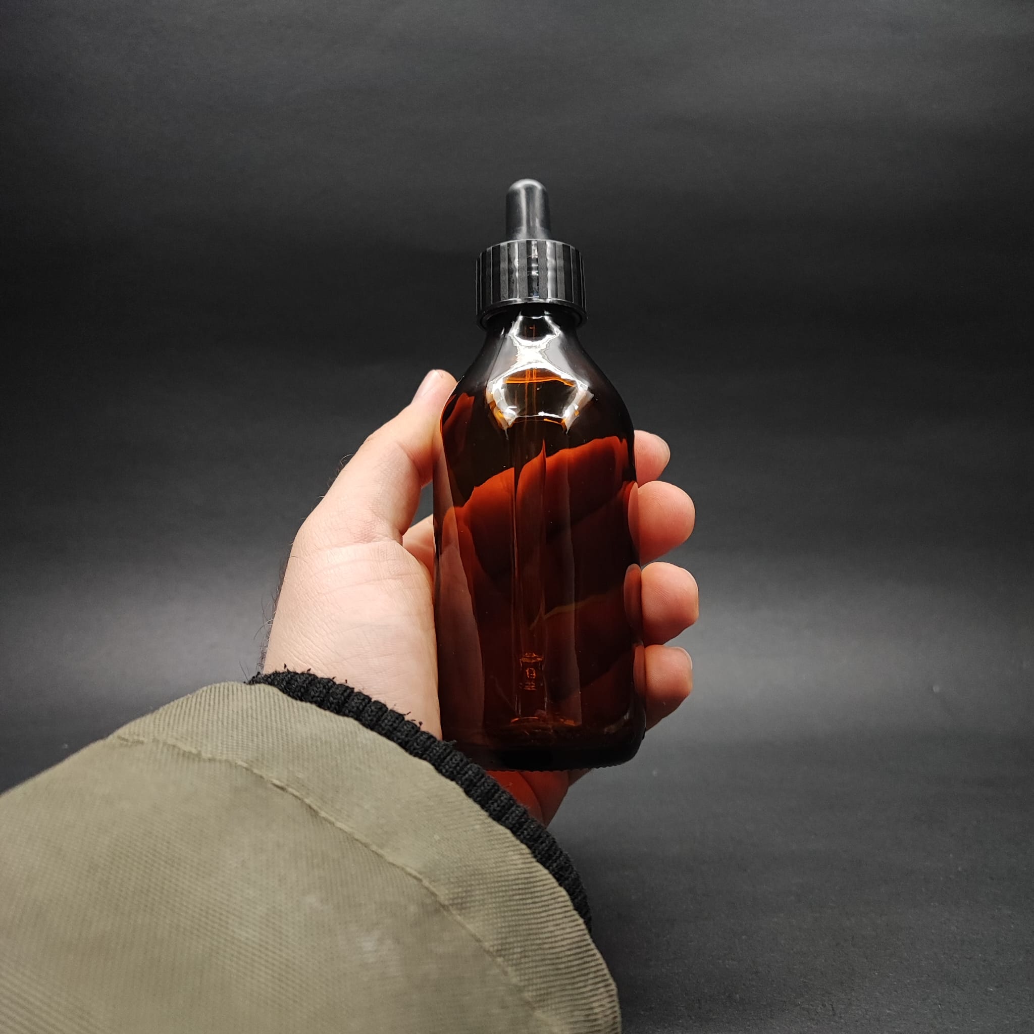 125 ML DOLUMU KOLAY, GENİŞ AĞIZLI CAM DAMLALIKLI ŞİŞE (25 MM AĞIZ)  - 125 CC SİYAH DAMLALIKLI CAM ECZA ŞİŞESİ - AMBER KAHVERENGİ