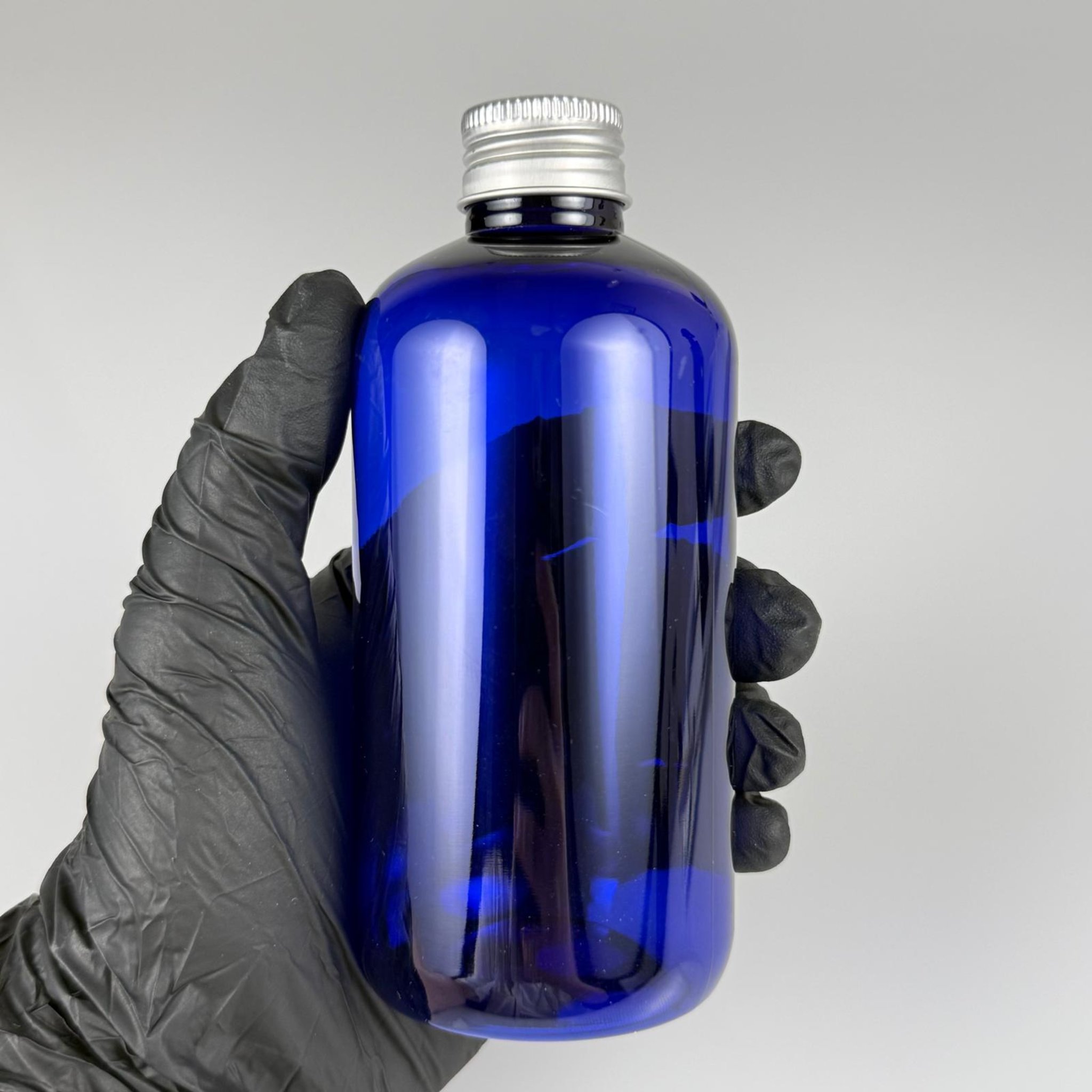 250 CC MAVİ PLASTİK ŞİŞE ZEYNEP MODEL ( 24 AĞIZ ) + KÖPÜK CONTALI GÜMÜŞ METAL ALÜMİNYUM KAPAKLI + KOLONYA TIPALI TAKIM - 250 ML KAPAKLI MAVİ TOMBUL PET ŞİŞELER