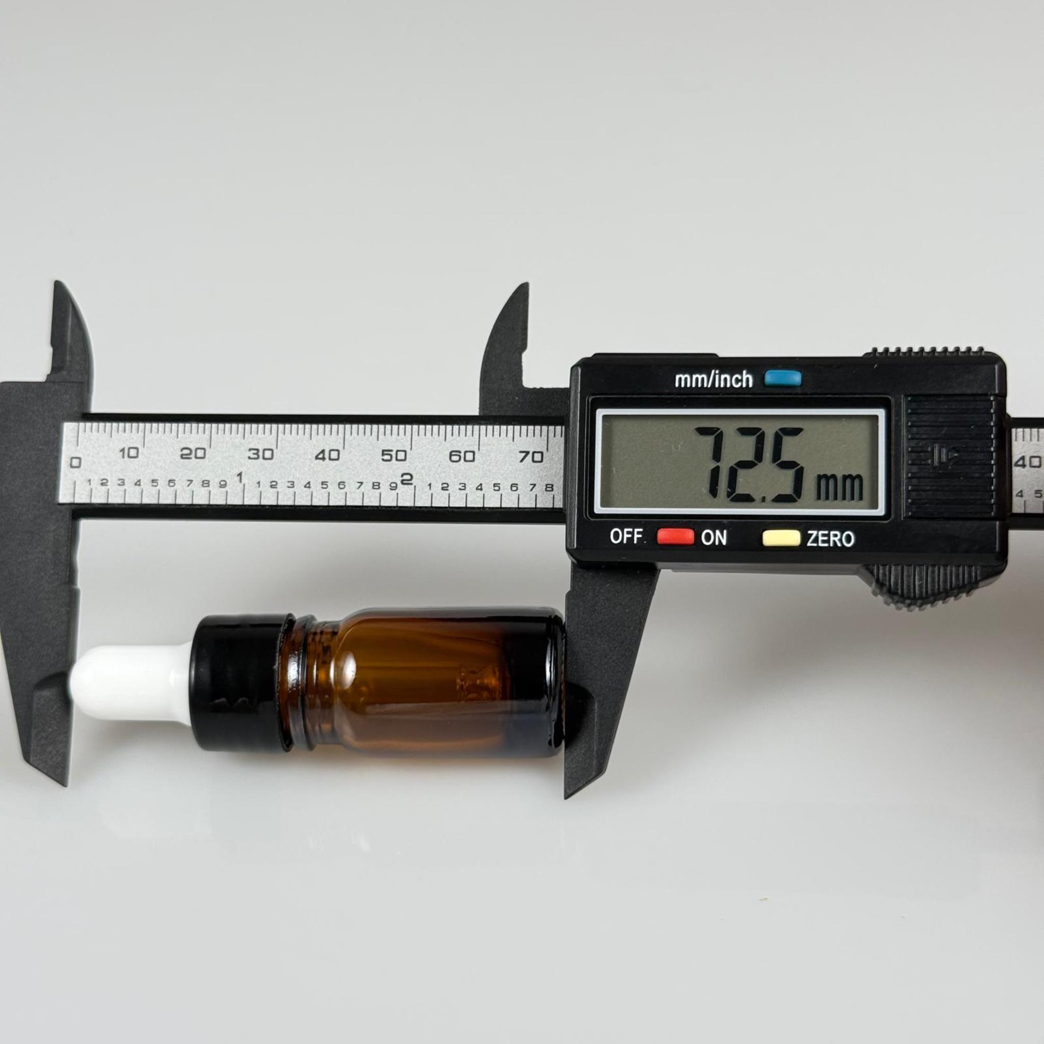 5 CC AMBER CAM DAMLALIKLI ŞİŞE - BEYAZ EMZİK + SİYAH DÜZ KAPAK + CAM PİPET TAKIM - 5 ML KAHVERENGİ DAMLALIKLI ŞİŞE SETİ