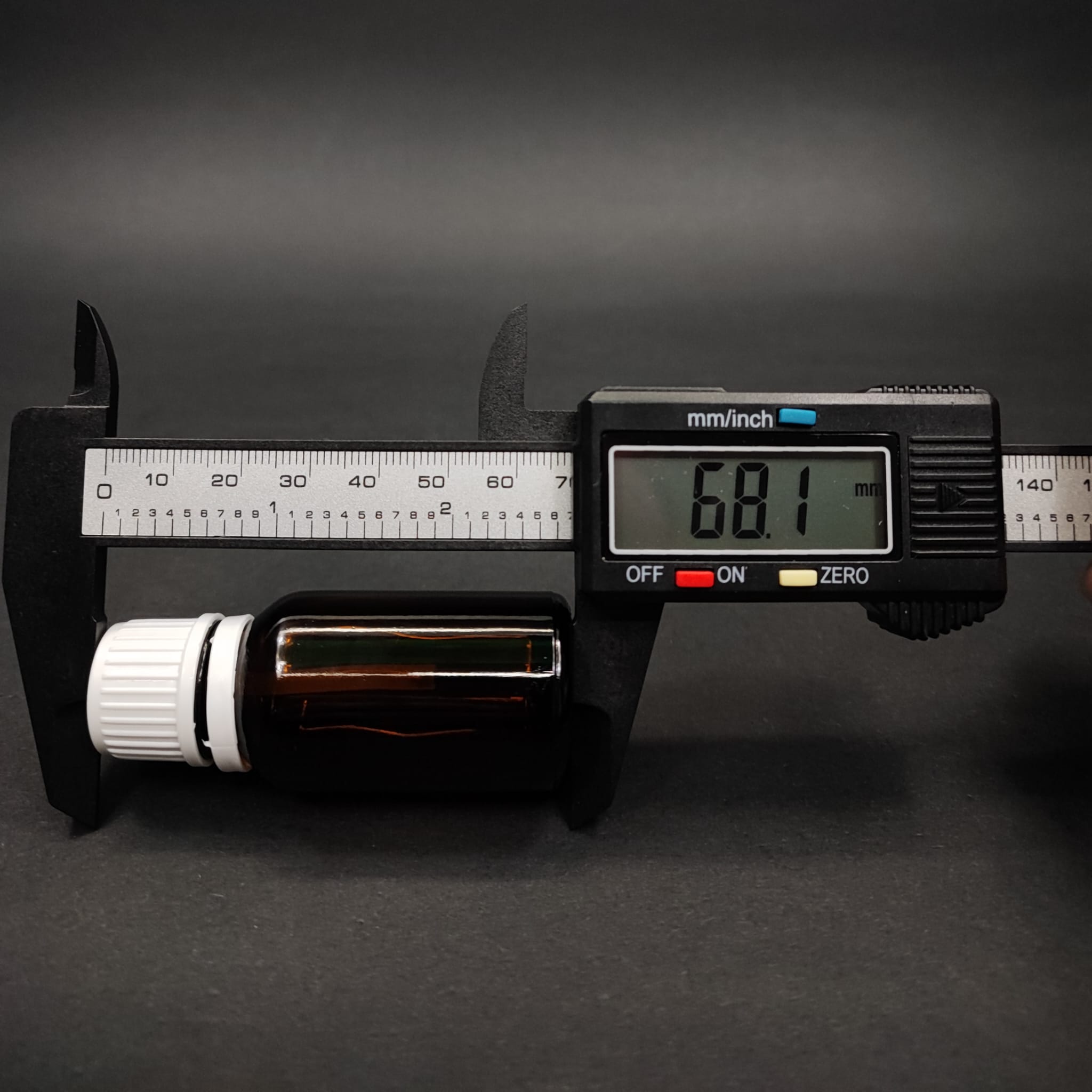15 CC FIRÇALI AMBER CAM ŞİŞE - 15 ML KAPAKLI FIRÇALI CAM ŞİŞE - CAM OJE ŞİŞESİ FIRÇALI BEYAZ KAPAKLI TAKIM - BOŞ OJE ŞİŞESİ, FIRÇALI ŞİŞE, OTOMOTİV VE MOBİLYA İÇİN RÖTÜŞ BOYA ŞİŞESİ