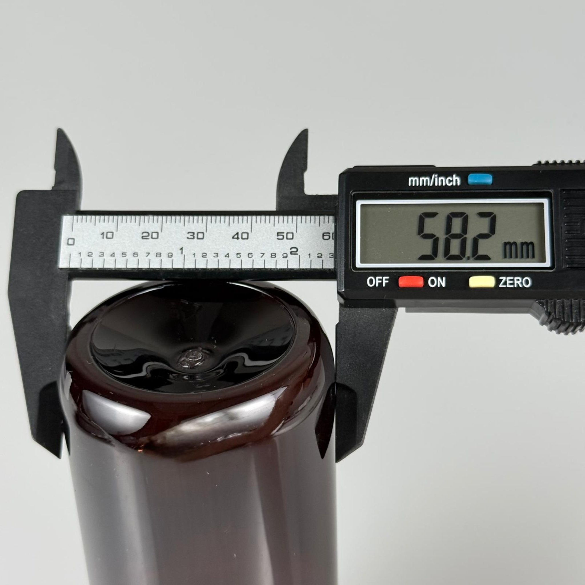 250 CC AMBER PLASTİK ŞİŞE ZEYNEP MODEL ( 24 AĞIZ ) + KÖPÜK CONTALI GÜMÜŞ METAL ALÜMİNYUM KAPAKLI TAKIM - 250 ML KAKAPAKLI KAHVERENGİ TOMBUL PET ŞİŞELER