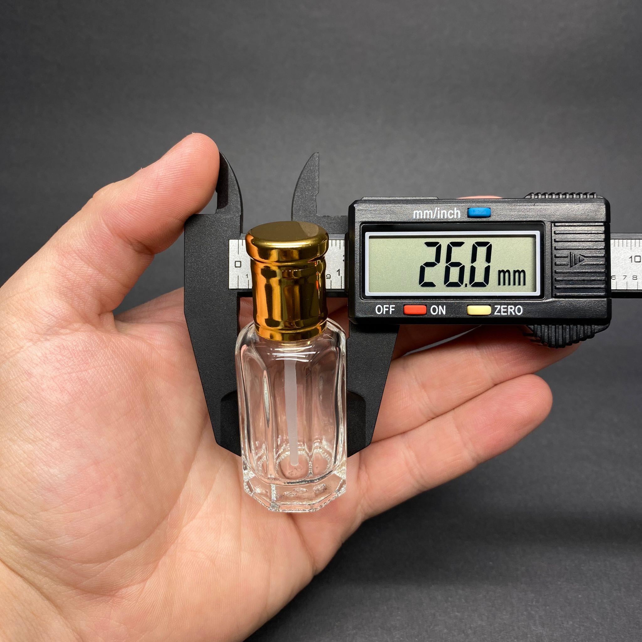 12 CC ÇUBUKLU ESANS ŞİŞESİ -  HACI MİSİ , AROMATİK YAĞ , KOKU , PARFÜM İÇİN SÜRÜLEBİLİR 12 ML CAM ŞİŞE - GOLD KAPAKLI