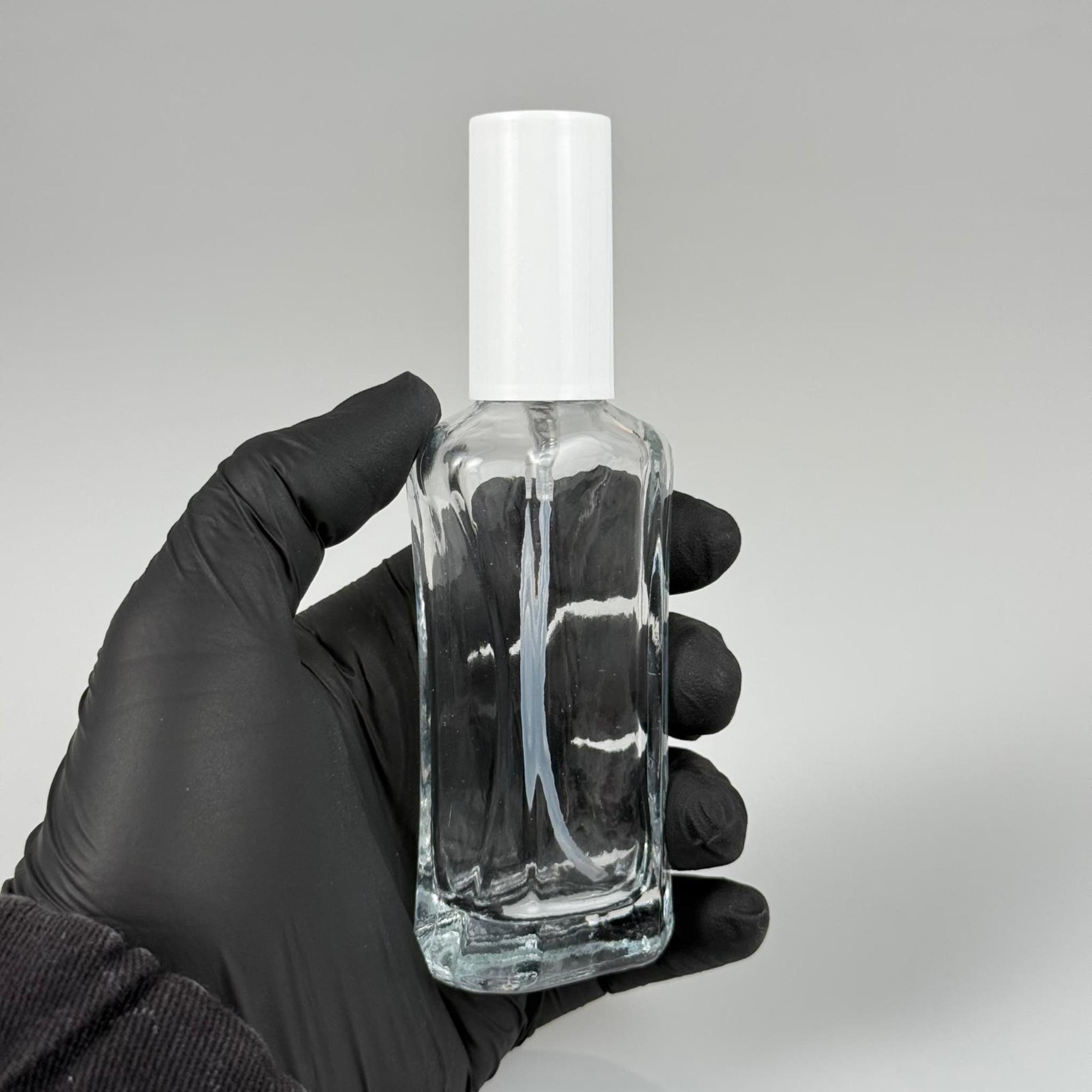 50 CC MİLANO MODEL CAM ŞİŞE - BEYAZ PLASTİK KAPAK - SİYAH SPREYLİ - 50 ML LÜKS PARFÜM ŞİŞESİ (CAMIN KALINLIĞI İLE İLGİLİ +/- 5 ML TOLERANS OLABİLİR)