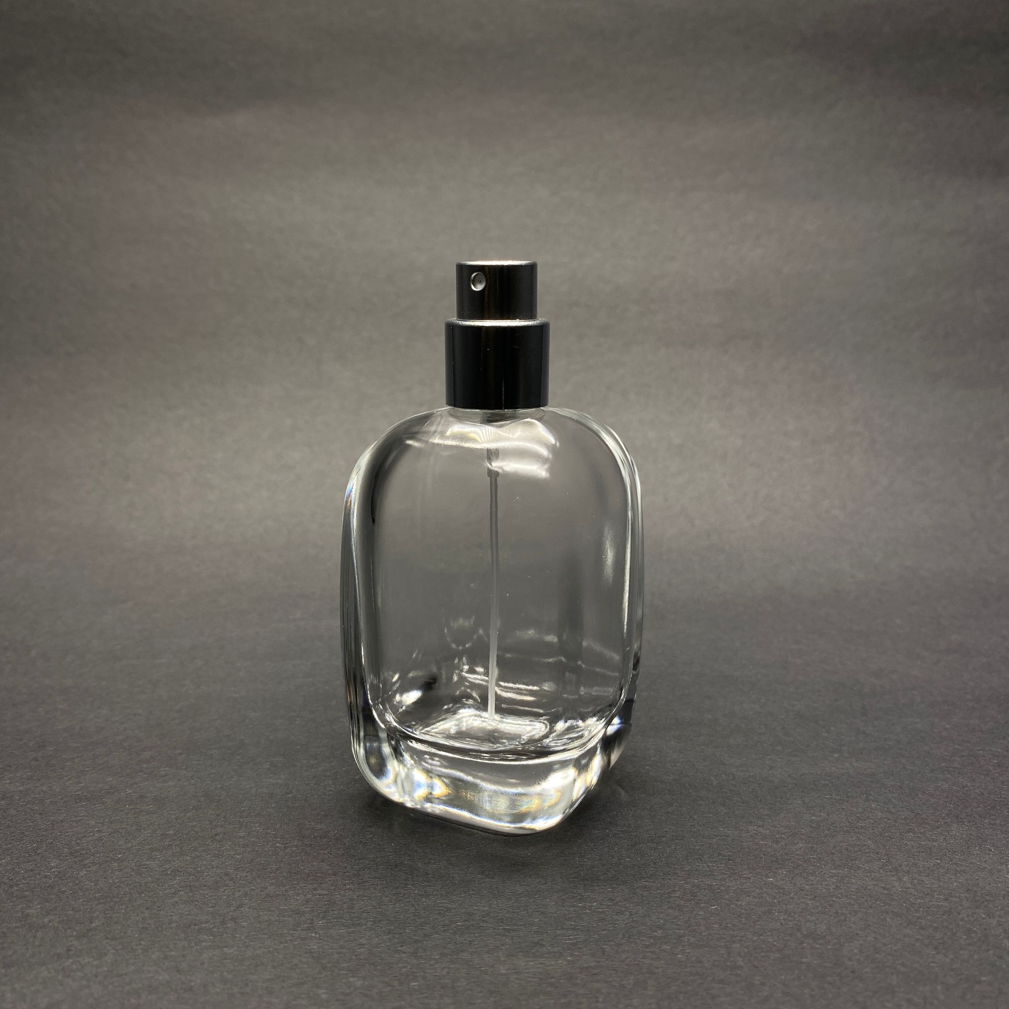 50 ML OVAL KARE MODEL CORE PARFÜM ŞİŞESİ - GÜMÜŞ METAL SPREYLİ (AĞIZ 15 MM GEÇME KOLAY KAPAMA)