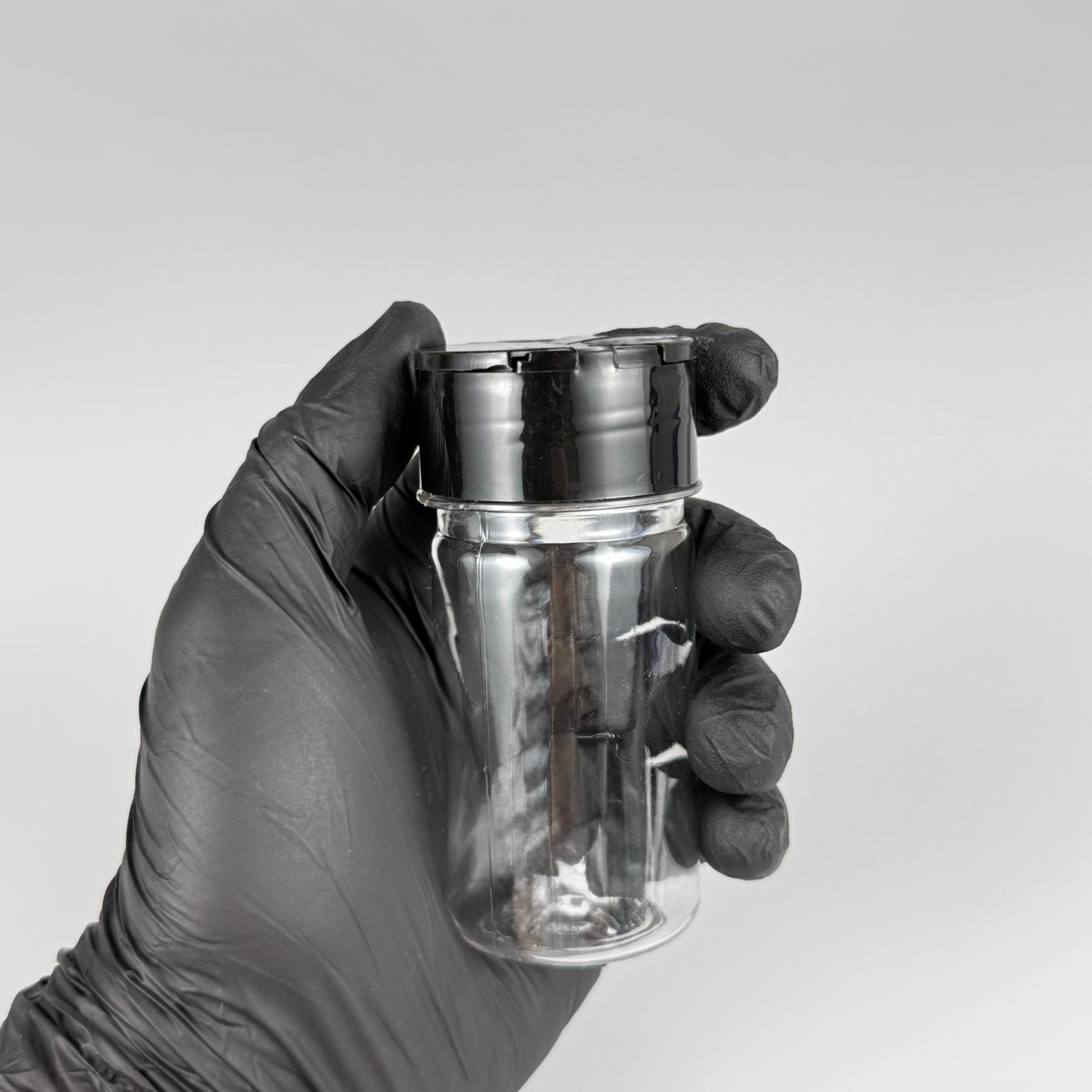 PLASTİK SİLİNDİR BAHARATLIK KAVANOZ - 60 ML PET BAHARAT, TOZ, PUDRA VB İÇİN PET ŞİŞE - SİYAH AÇILIR KAPANIR DELİKLİ KAPAKLI TAKIM - 60 CC