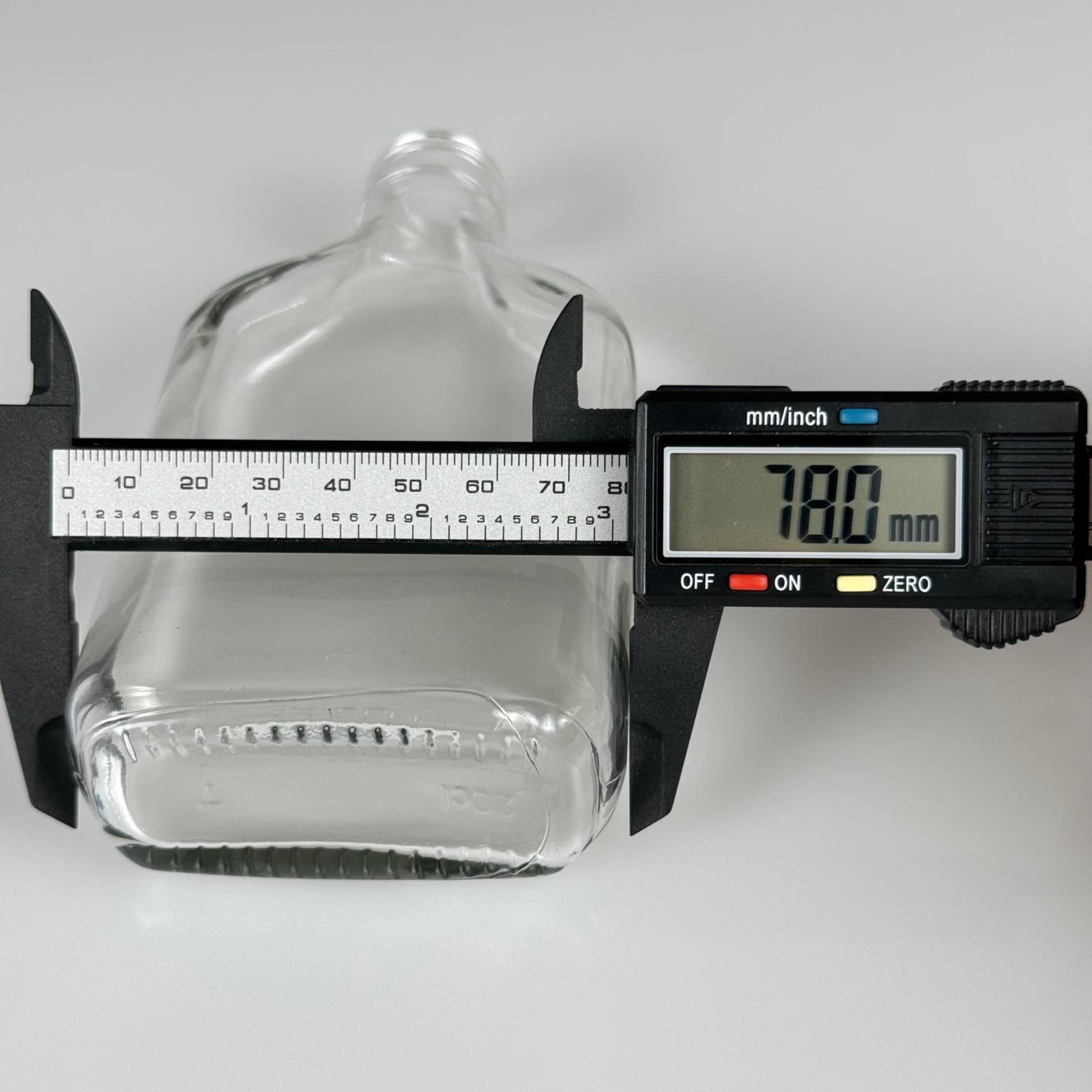 200 CC YASSI CAM ŞİŞE - GÜMÜŞ METAL ALÜMİNYUM KAPAKLI - 200 ML CAM ŞİŞE - SOĞUK KAHVE İÇİN COLD BREW ŞİŞESİ