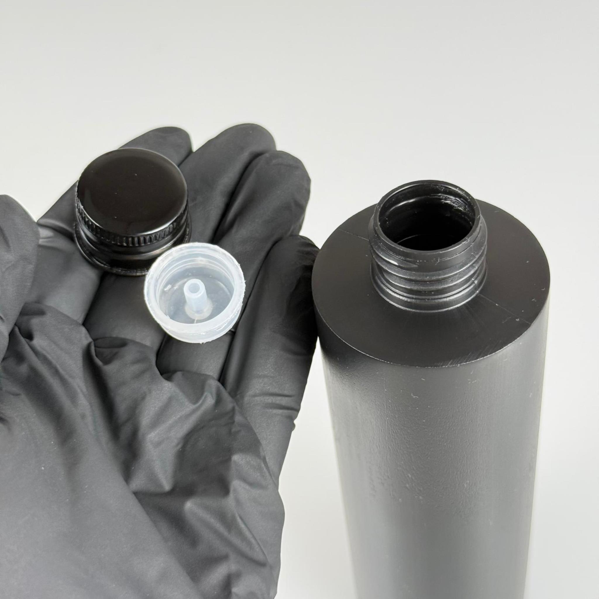 250 CC SİYAH SİLİNDİR MODEL MAT SERT POLİETİLEN ASETON ŞİŞESİ (24 AĞIZ) + KÖPÜK CONTALI SİYAH METAL ALÜMİNYUM KAPAK + KOLONYA TIPALI TAKIM - 250 ML KAPAKLI POLİETİLEN ŞİŞELER