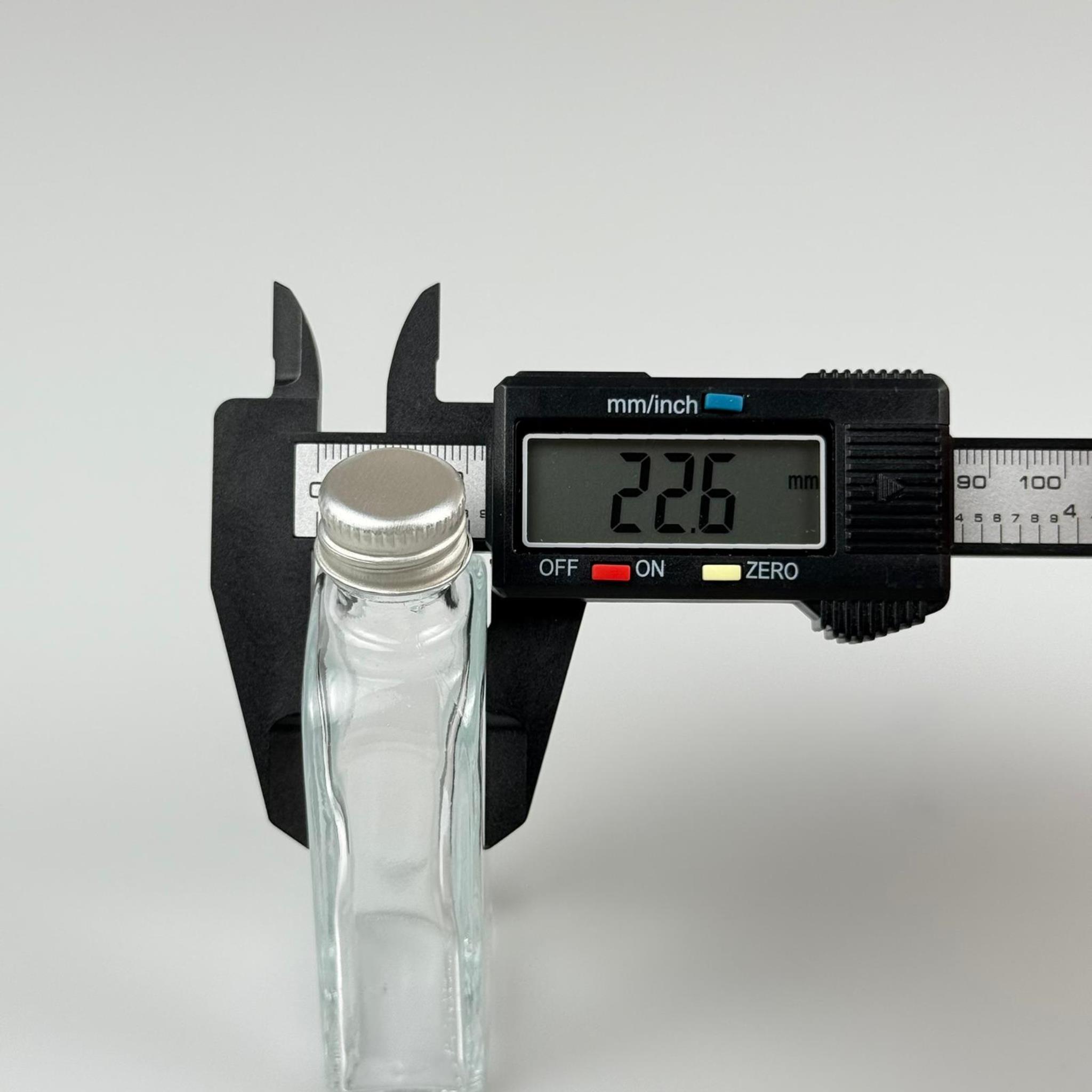 40 CC YASSI DİKDÖRTGEN CAM ŞİŞE - GÜMÜŞ METAL KAPAKLI - 40 ML PRESTİJLİ ŞİŞE