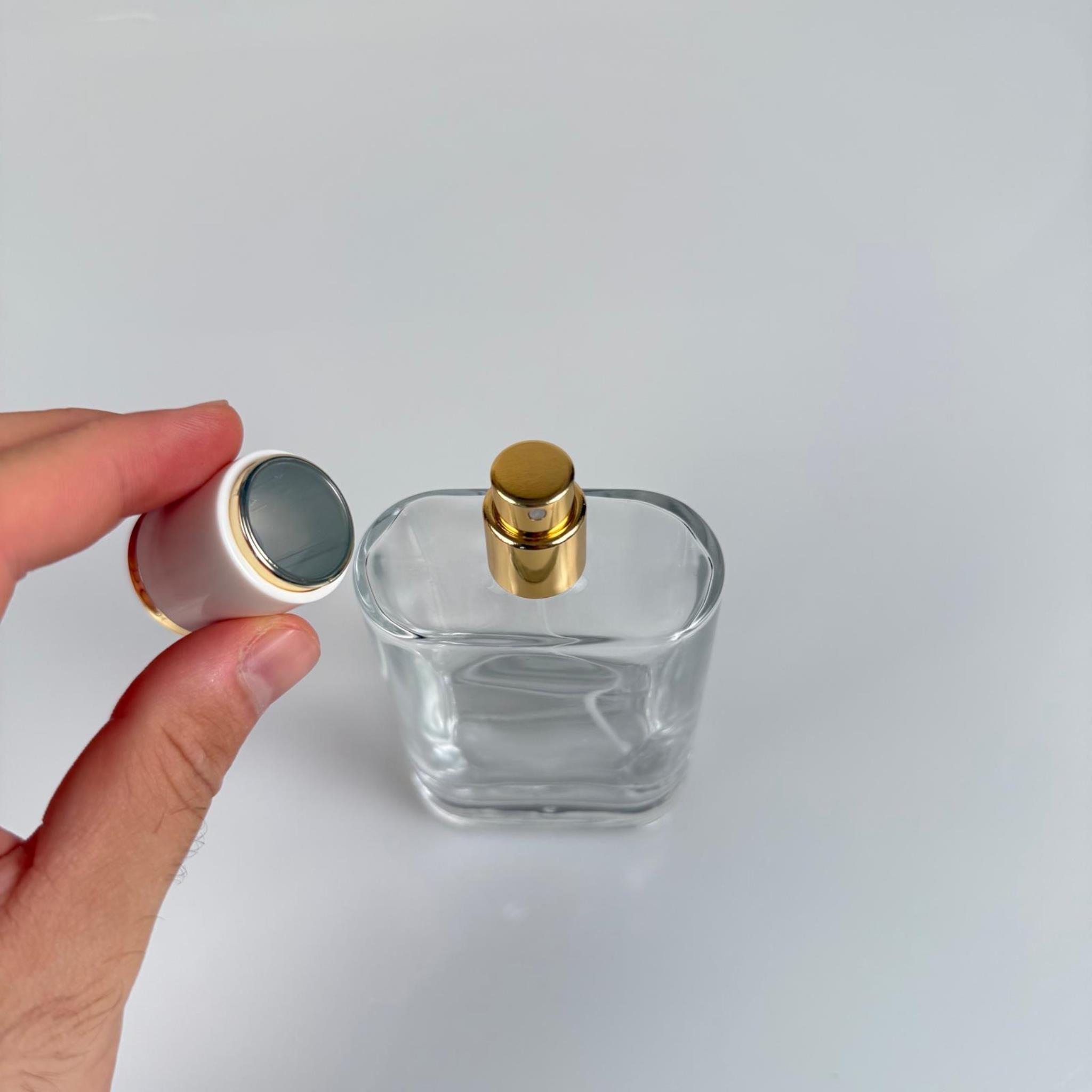 100 ML YASSI MODEL CEO PARFÜM ŞİŞESİ - GOLD METAL SPREYLİ + GOLD BEYAZ KAPAKLI (AĞIZ 15 MM GEÇME KOLAY KAPAMA)