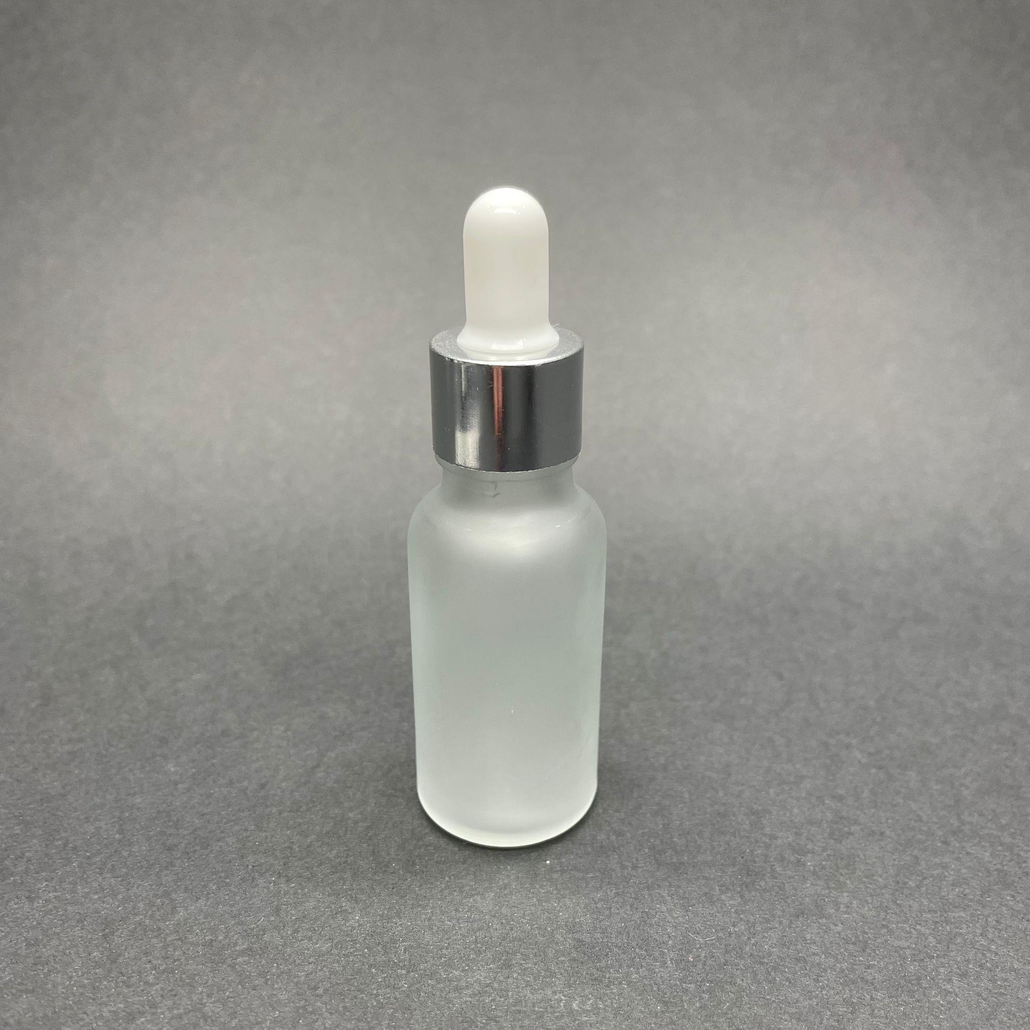 20 CC BUZLU CAM DAMLALIKLI ŞİŞE - BEYAZ EMZİK - GÜMÜŞ METAL KAPAK - 20 ML BUZLU CAM DAMLALIKLI ŞİŞE - SERUM ŞİŞESİ DAMLALIKLI - BOŞ SERUM ŞİŞESİ - TOPTAN DAMLALIKLI ŞİŞE