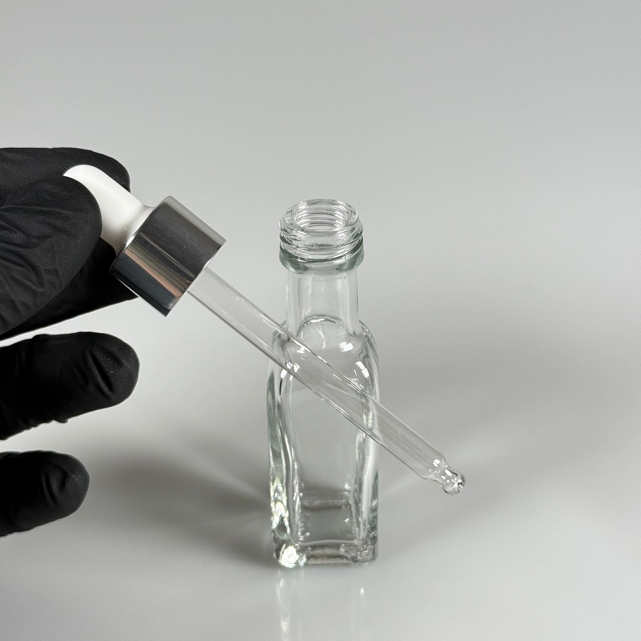 20 CC MARASKA KÖŞELİ CAM DAMLALIKLI CAM ŞİŞE  - 20 ml kare cam şişe beyaza gümüş damlalıklı