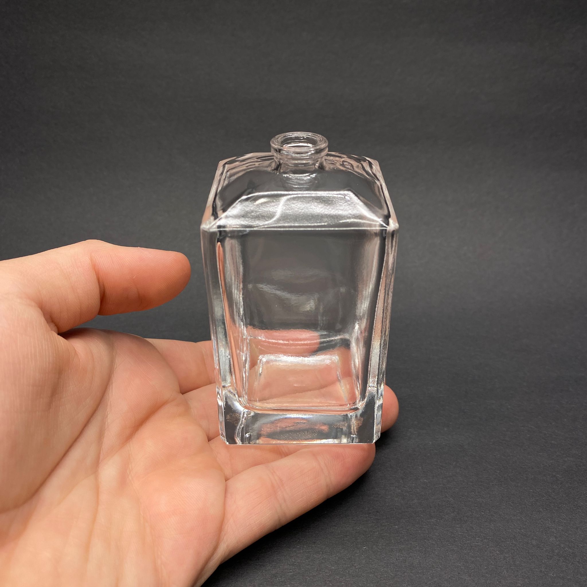 100 ML KÖŞELİ KONİK MODEL PRİZMA PARFÜM ŞİŞESİ - KAPAKSIZ (AĞIZ 15 MM GEÇME KOLAY KAPAMA)