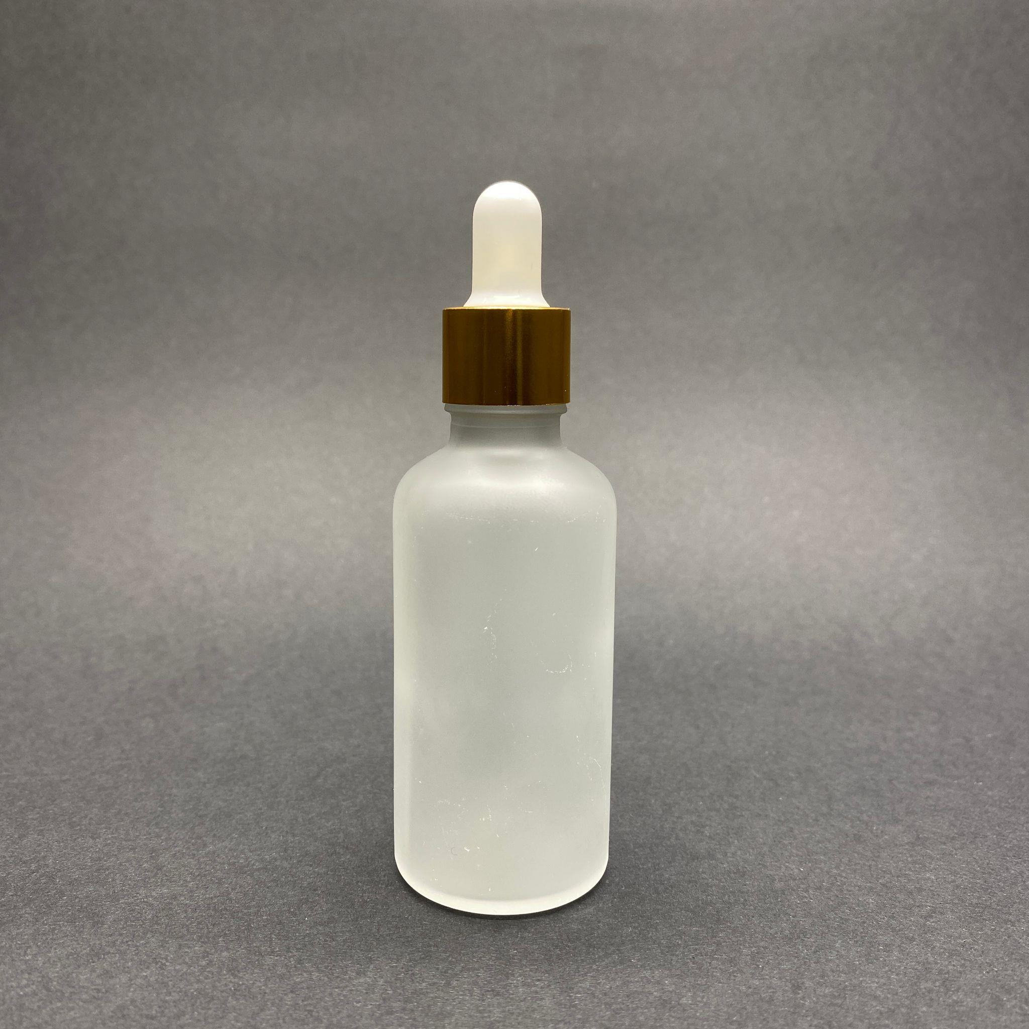 50 CC BUZLU CAM DAMLALIKLI ŞİŞE - BEYAZ EMZİK - GOLD METAL KAPAK - 50 ML BUZLU CAM DAMLALIKLI ŞİŞE - SERUM ŞİŞESİ DAMLALIKLI - SERUM ŞİŞESİ - TOPTAN DAMLALIKLI ŞİŞE