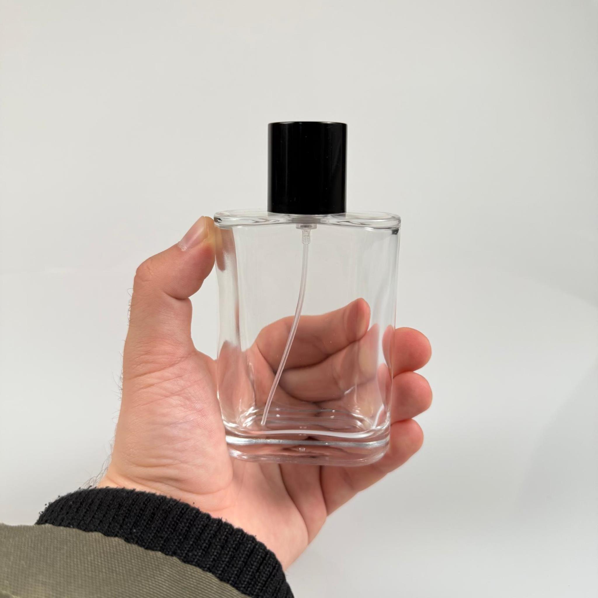 100 ML YASSI MODEL CEO PARFÜM ŞİŞESİ - GOLD METAL SPREYLİ + SİYAH KAPAKLI (AĞIZ 15 MM GEÇME KOLAY KAPAMA)