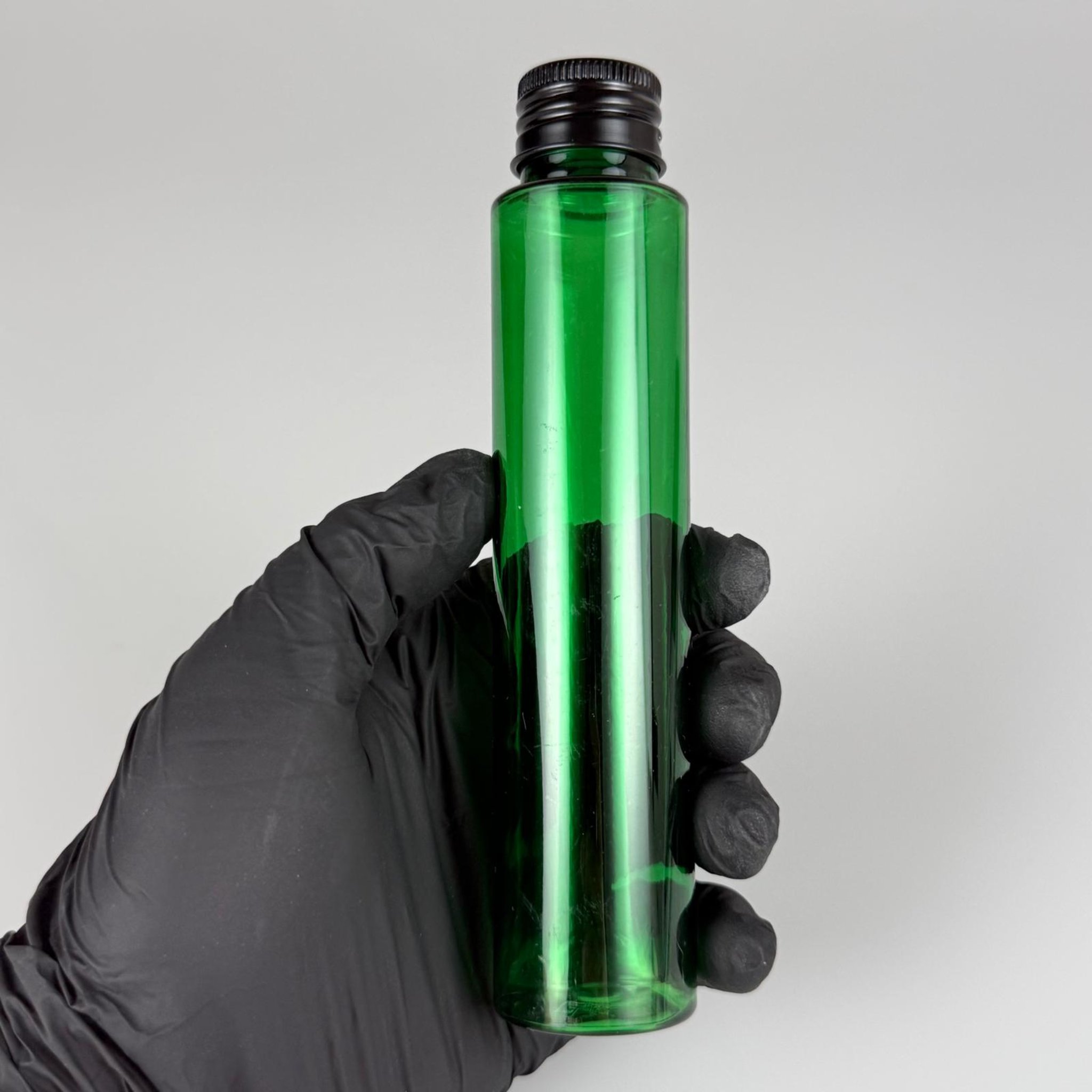 100 CC UZUN SİLİNDİR YEŞİL PET ŞİŞE (24 GR - 24 AĞIZ ) + KÖPÜK CONTALI SİYAH METAL ALÜMİNYUM KAPAK + KOLONYA TIPALI TAKIM - 100 ML BİBERİYE SUYU, LAVANTA YAĞI, SAÇ SERUM, TONİK VB İÇİN PLASTİK KOZMETİK AMBALAJLARI