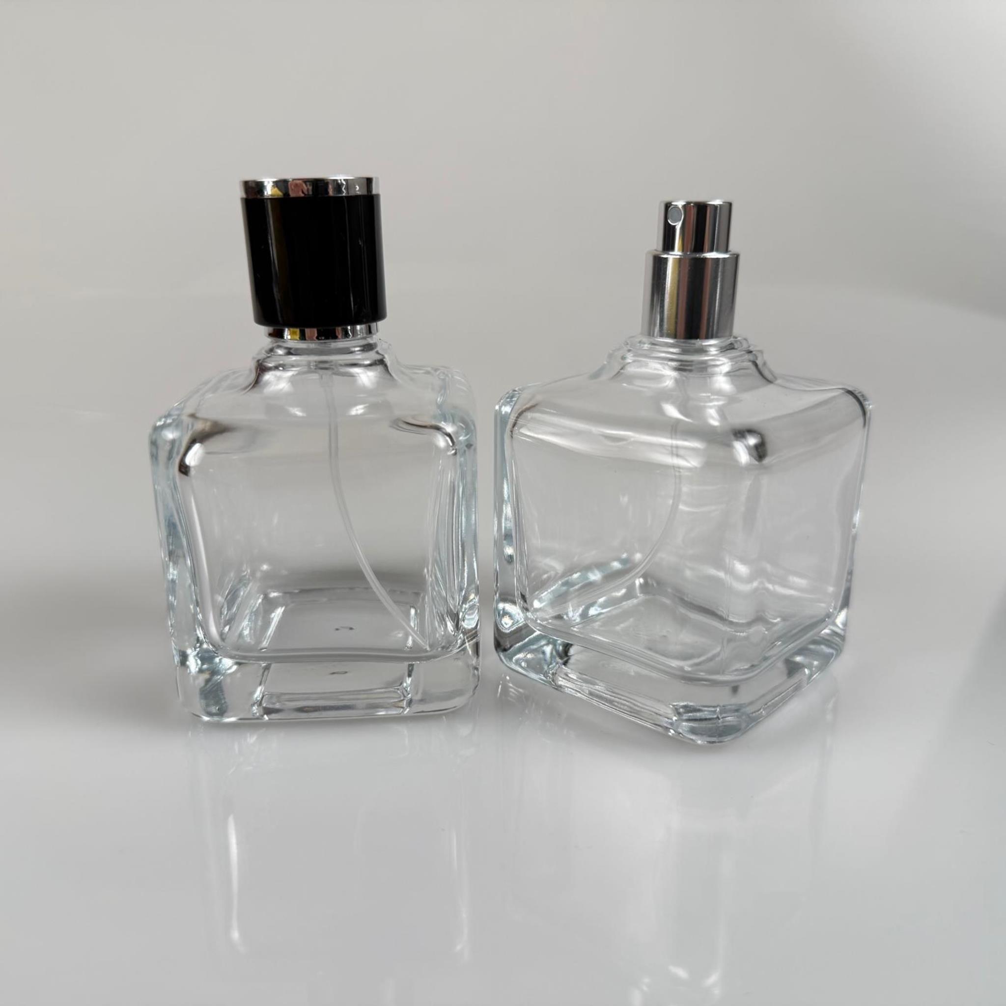 100 ML KARE MODEL LURA PARFÜM ŞİŞESİ - GÜMÜŞ METAL SPREYLİ + GÜMÜŞ SİYAH KAPAKLI (AĞIZ 15 MM GEÇME KOLAY KAPAMA)