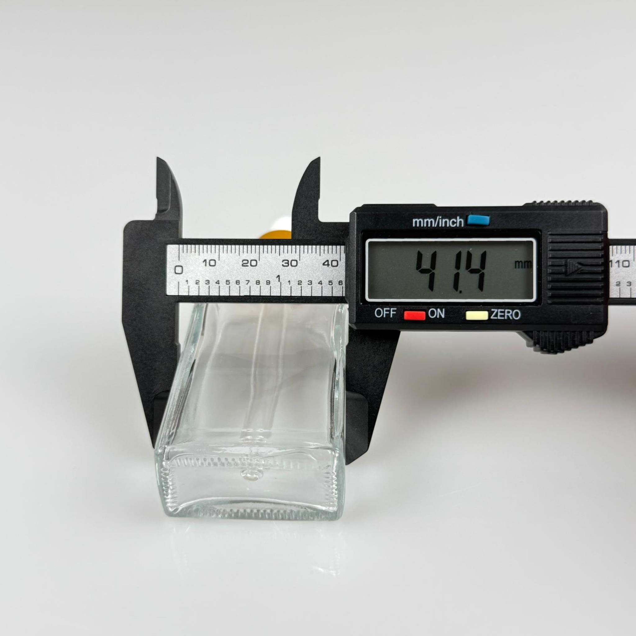 40 CC YASSI DİKDÖRTGEN PRESTİJLİ CAM DAMLALIKLI ŞİŞE - BEYAZ EMZİK - GOLD METALİK KAPAK - 40 ML CAM DAMLALIKLI ŞİŞE - DAMLALIKLI BOŞ ŞİŞE