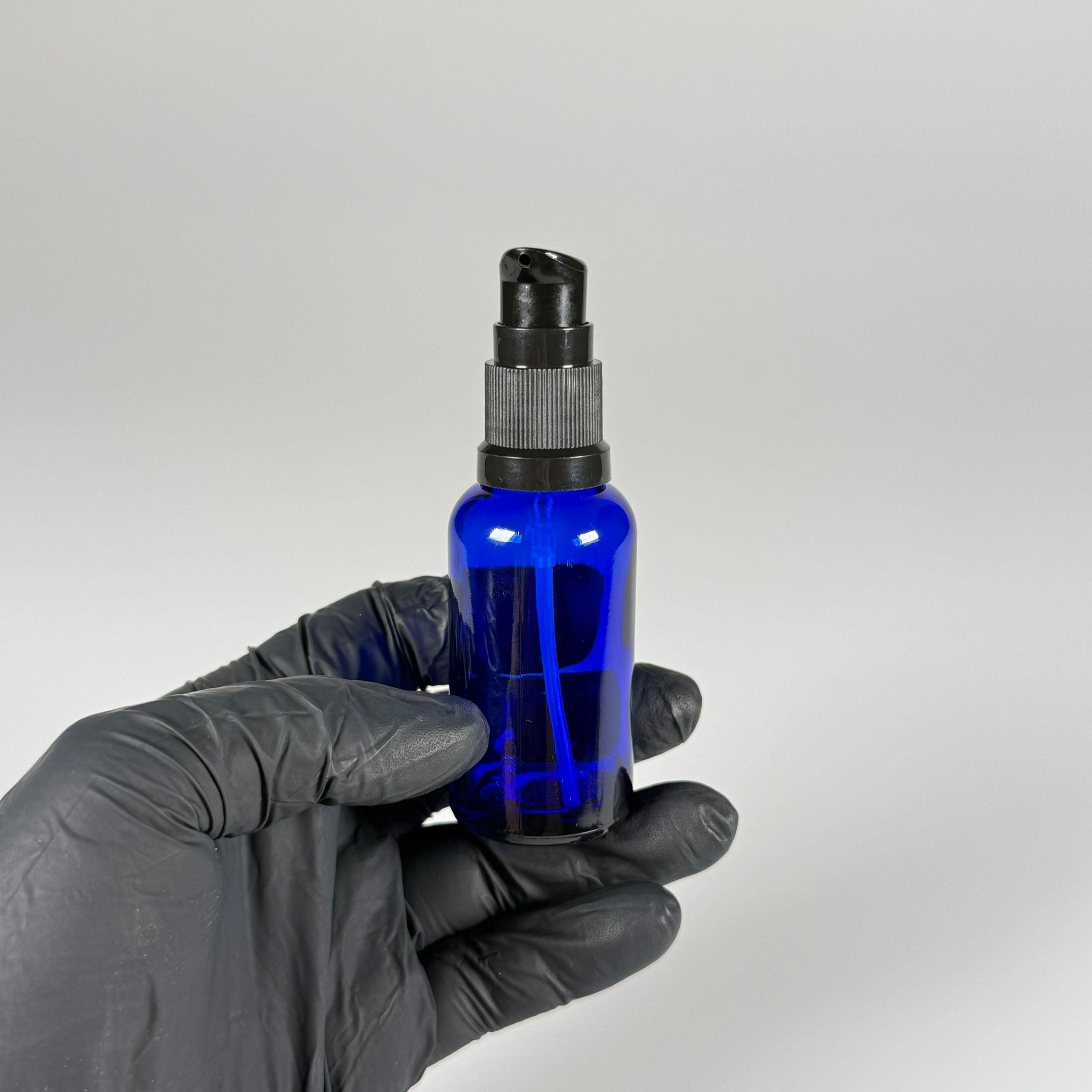 30 CC MAVİ CAM ŞİŞE - SIZDIRMAZ ETEKLİ SİYAH LOSYON POMPALI TAKIM - 30 ML LOSYON ŞİŞESİ - YAĞ, KREM GİBİ YOĞUN KIVAMLI SIVILAR İÇİN CAM AMBALAJ