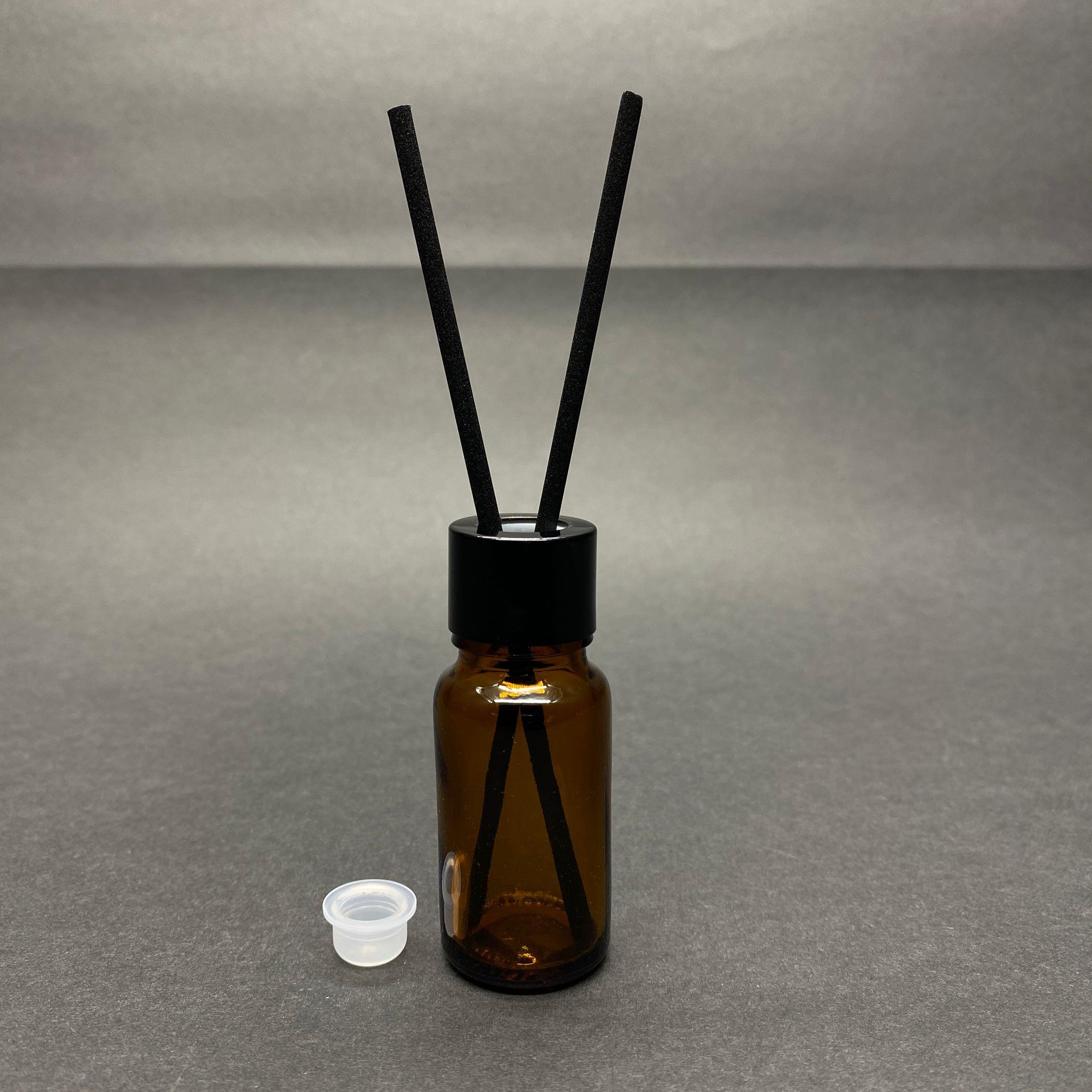10 CC AMBER CAM BAMBU ODA KOKUSU ŞİŞESİ - 10 ML ÇUBUKLU BAMBU ODA KOKUSU ŞİŞESİ - DİFÜZÖR ŞİŞE- CAM ŞİŞE + SİYAH METAL KAPAK + PLASTİK TIPA + FİBER SİYAH BAMBU ÇUBUK