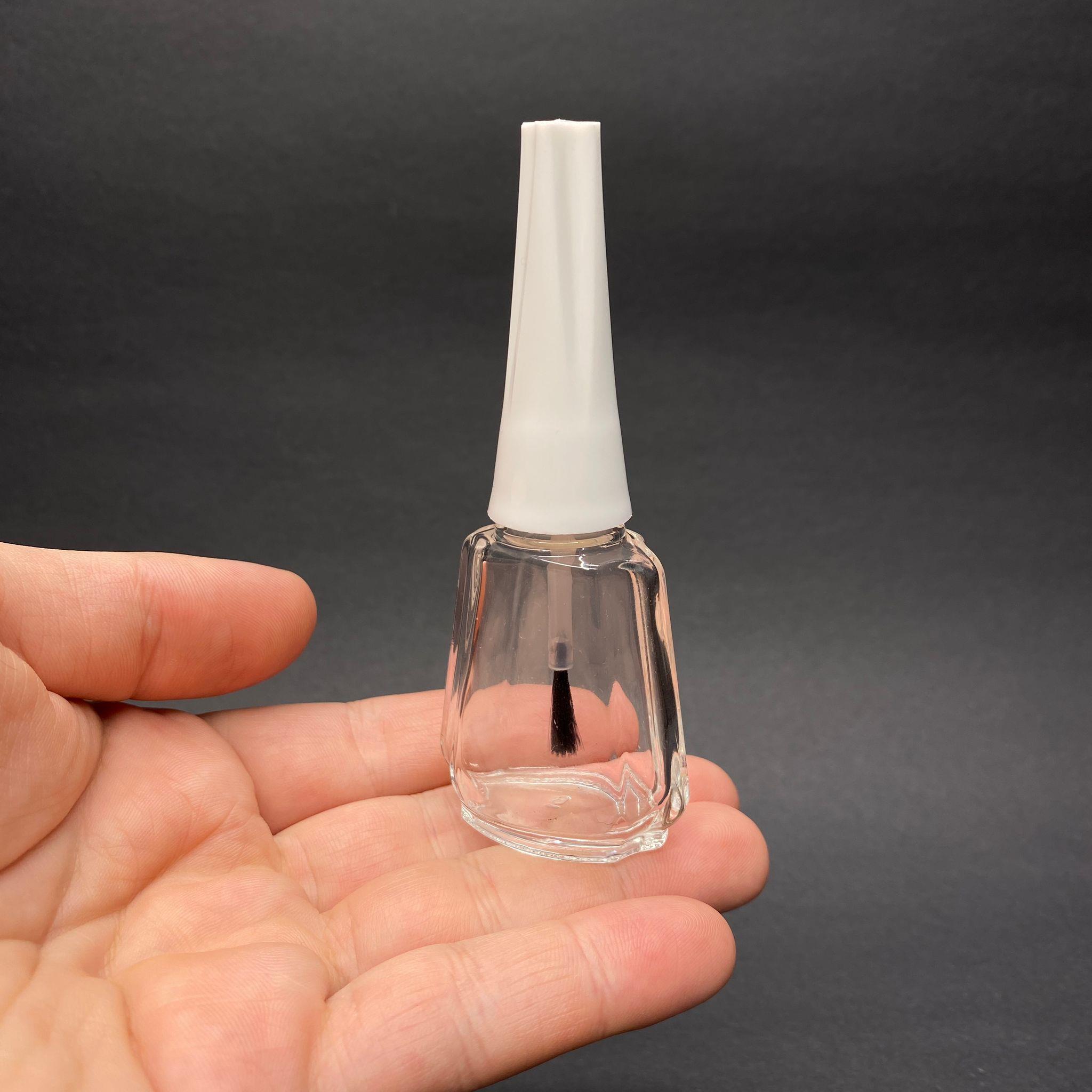 15 CC FIRÇALI YASSI YANDAN ÇIKINTILI CAM ŞİŞE - ŞEFFAF - 15 ML KAPAKLI FIRÇALI CAM ŞİŞE - CAM OJE ŞİŞESİ FIRÇALI BEYAZ KAPAKLI TAKIM - BOŞ OJE ŞİŞESİ, FIRÇALI ŞİŞE, OTOMOTİV VE MOBİLYA İÇİN RÖTÜŞ BOYA ŞİŞESİ VB. ÇOK AMAÇLI FIRÇALI ŞİŞE