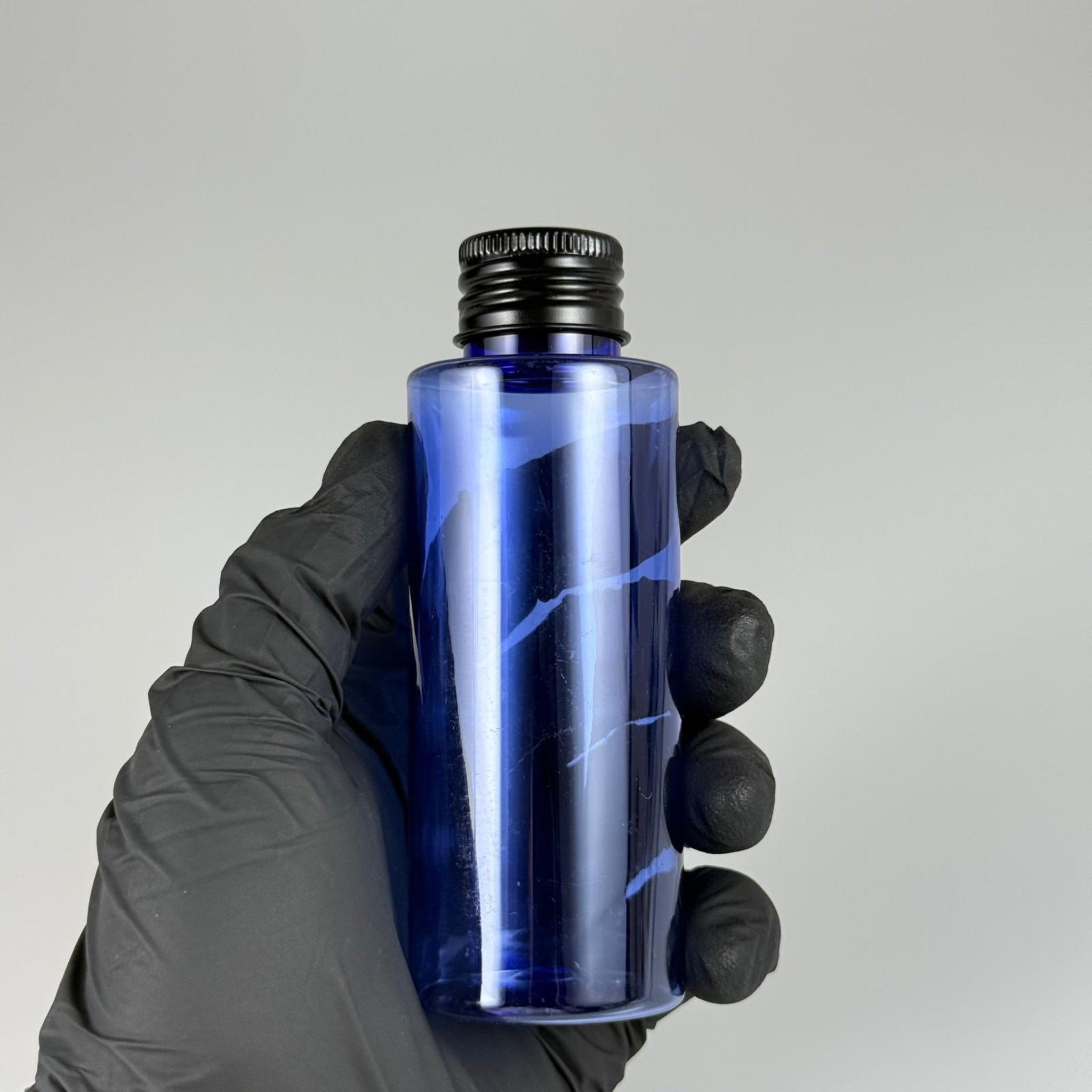 100 CC MAVİ SİLİNDİR KESKİN KÜT MODEL SERT PET ŞİŞE (17 GR - 24 AĞIZ ) + KÖPÜK COMTALI SİYAH METAL ALÜMİNYUM KAPAK TAKIM - 100 ML KAPAKLI MAVİ PET ŞİŞELER