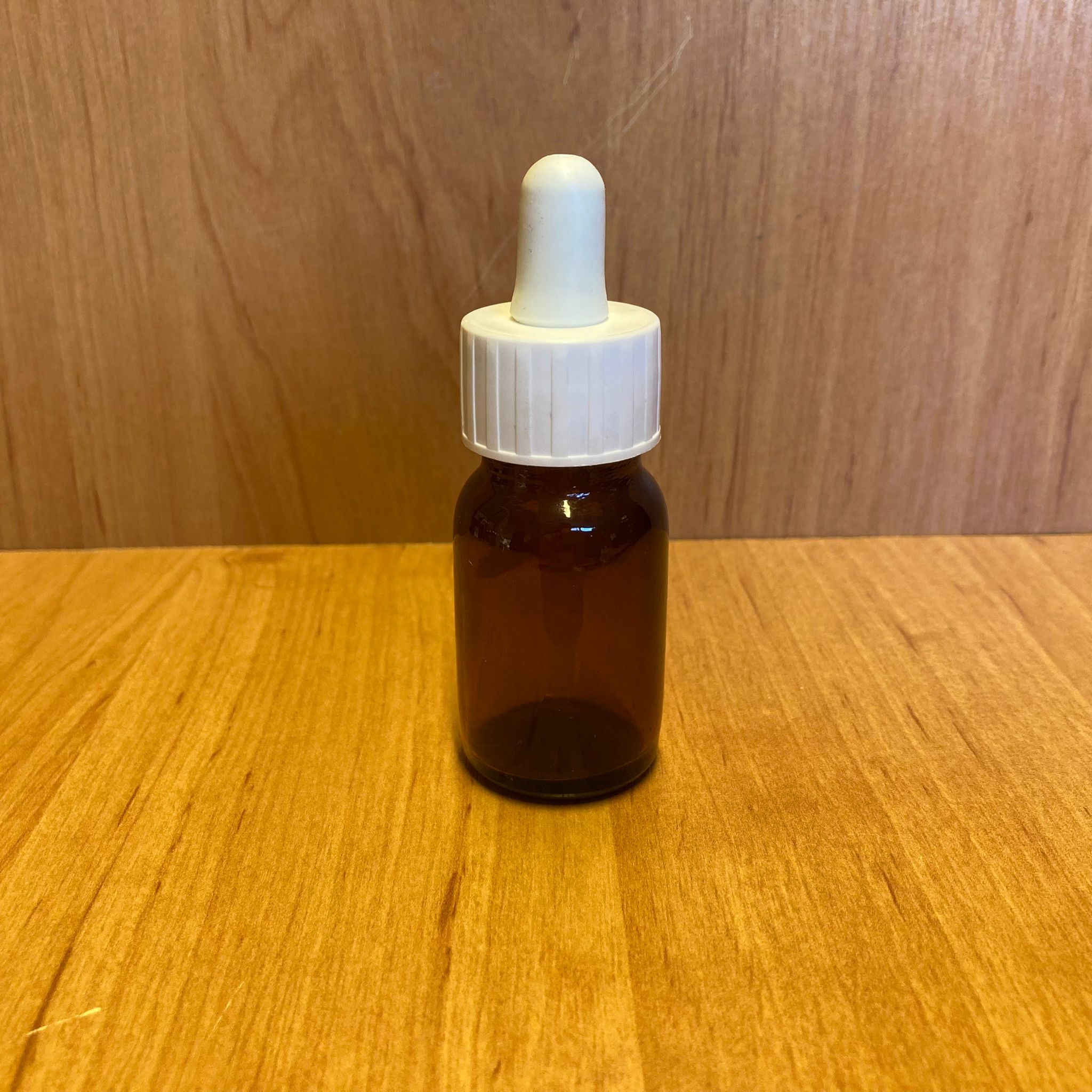 20 CC AMBER PLASTİK DAMLALIKLI CAM  ŞİŞE - 20 ML KAHVERENGİ DAMLALIKLI ŞİŞE
