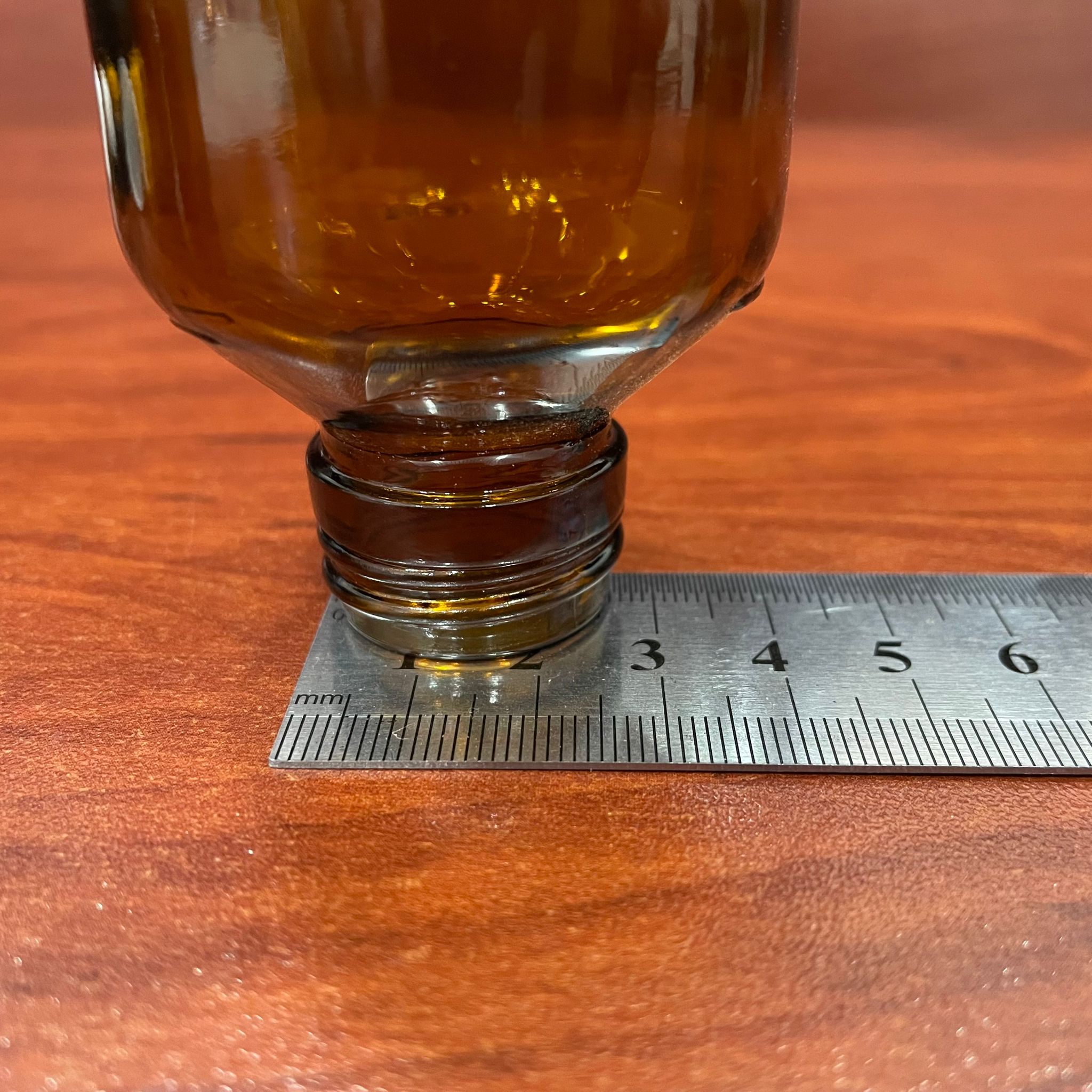 100 CC AMBER CAM ŞİŞE TOMBUL -KAPAKSIZ (28 AĞIZ) - 100 ML CAM ŞİŞE - KAHVERENGİ ECZA ŞİŞESİ - ŞİŞECAM ÜRÜN KODU: 719810 İLE EŞDEĞERDİR