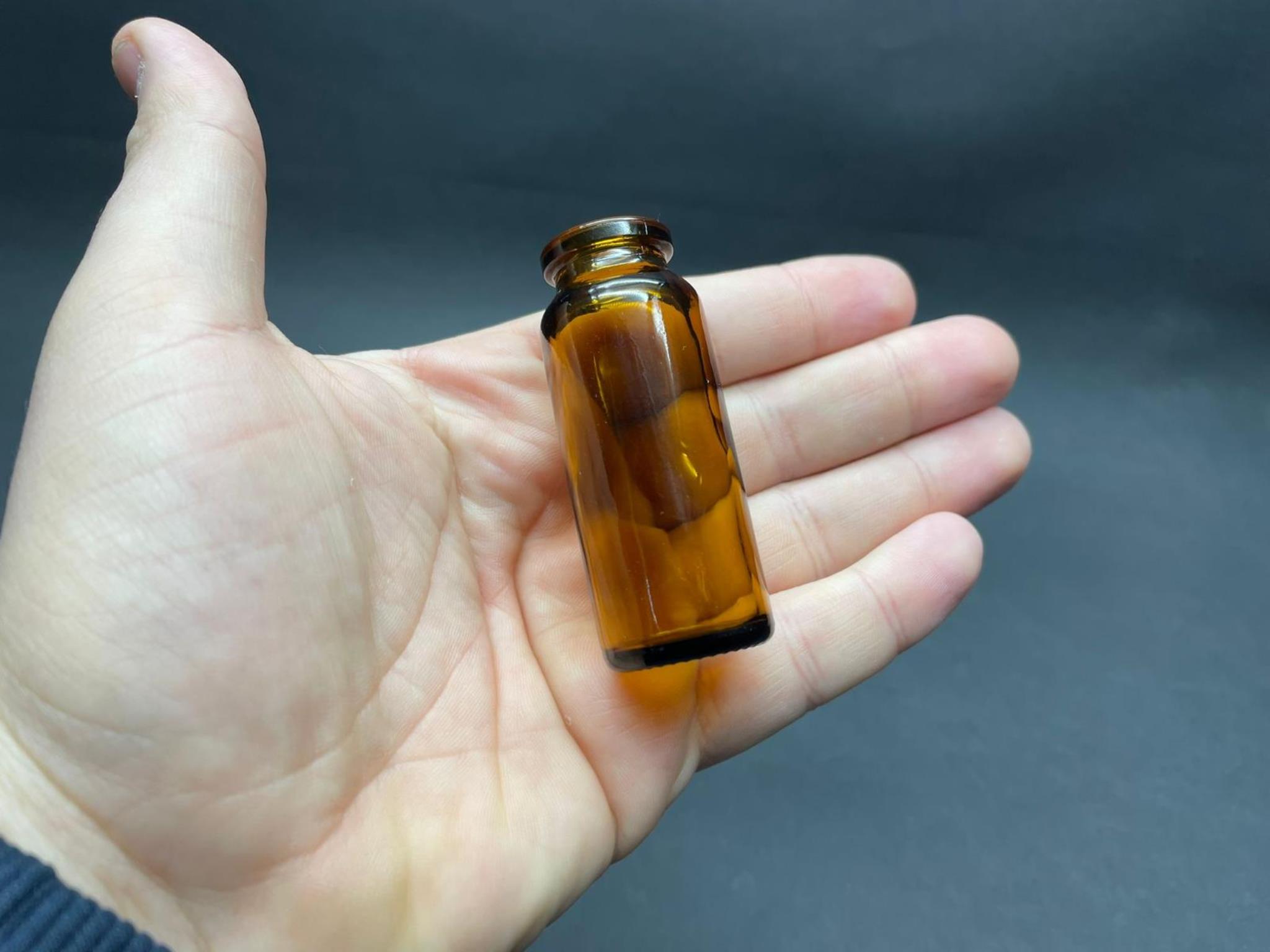 15 CC PENİSİLİN AMBER CAM ŞİŞE KAPAKSIZ - 15 ML FLAKON SERUM ŞİŞESİ - ŞİŞECAM ÜRÜN KODU: 700601 İLE EŞDEĞERDİR