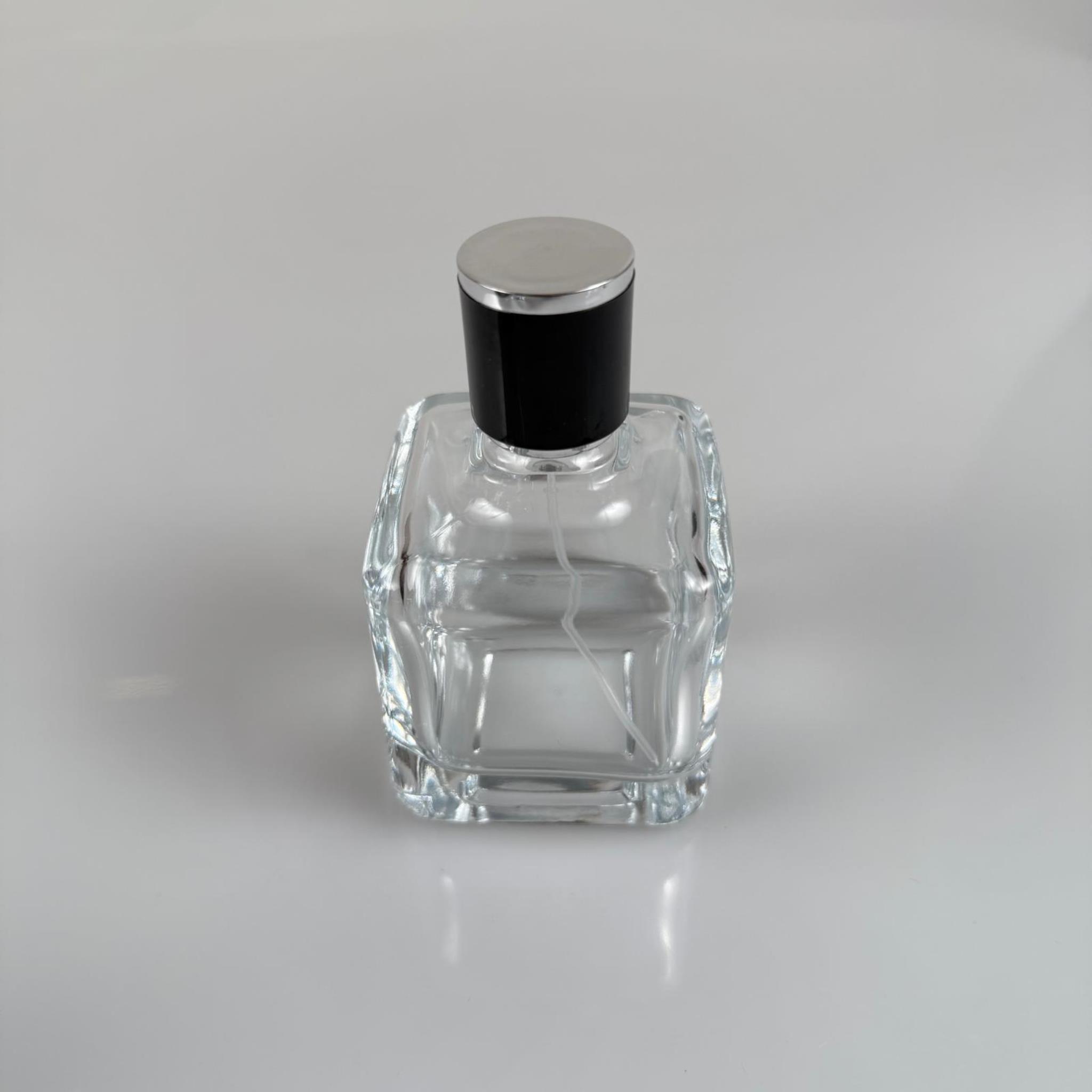 100 ML KARE MODEL LURA PARFÜM ŞİŞESİ - GÜMÜŞ METAL SPREYLİ + GÜMÜŞ SİYAH KAPAKLI (AĞIZ 15 MM GEÇME KOLAY KAPAMA)