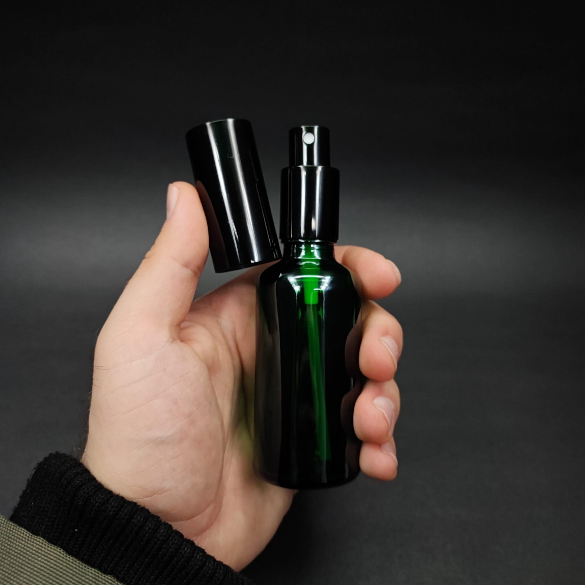 50 ML LÜKS VİDALI VALF ÇEVİRME PARFÜM ŞİŞELERİ - 50 CC YEŞİL CAM ŞİŞE - SİYAH METAL SPREYLİ KAPAKLI SET