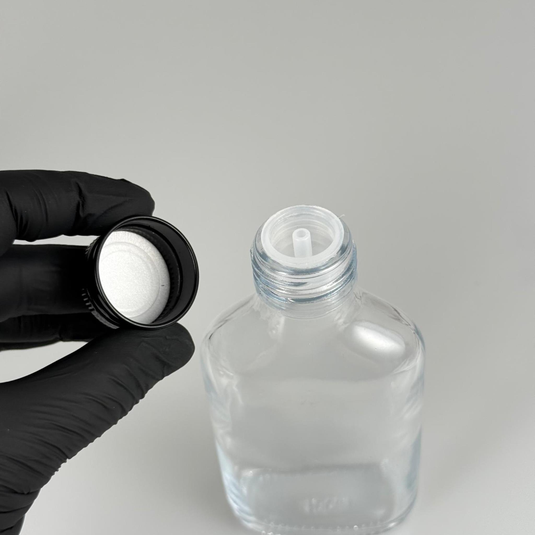 100 CC YASSI LÜX KOLONYA CAM ŞİŞE - SİYAH METAL ALÜMİNYUM KAPAKLI + KOLONYA TIPALI - 100 ML LÜKS METAL KAPAKLI CAM KOLONYA ŞİŞESİ