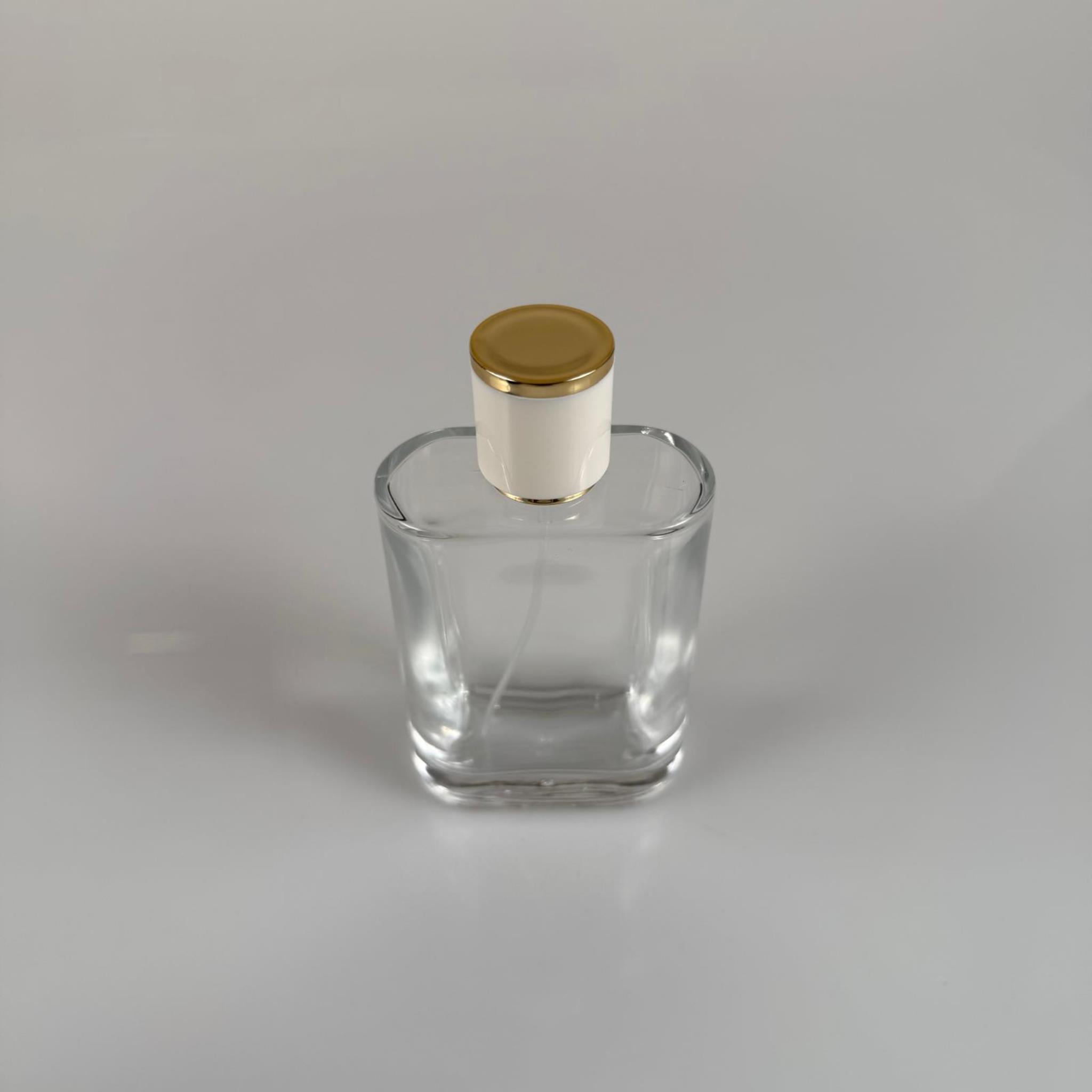 100 ML YASSI MODEL CEO PARFÜM ŞİŞESİ - SİYAH METAL SPREYLİ + GOLD BEYAZ KAPAKLI (AĞIZ 15 MM GEÇME KOLAY KAPAMA)
