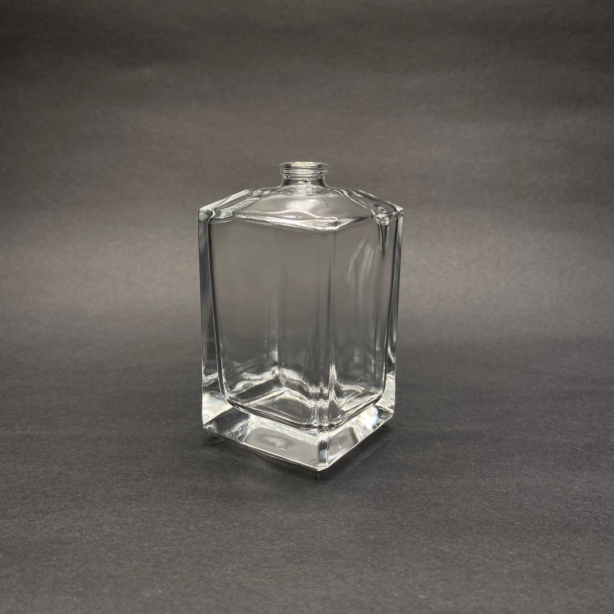 100 ML KÖŞELİ KONİK MODEL PRİZMA PARFÜM ŞİŞESİ - KAPAKSIZ (AĞIZ 15 MM GEÇME KOLAY KAPAMA)