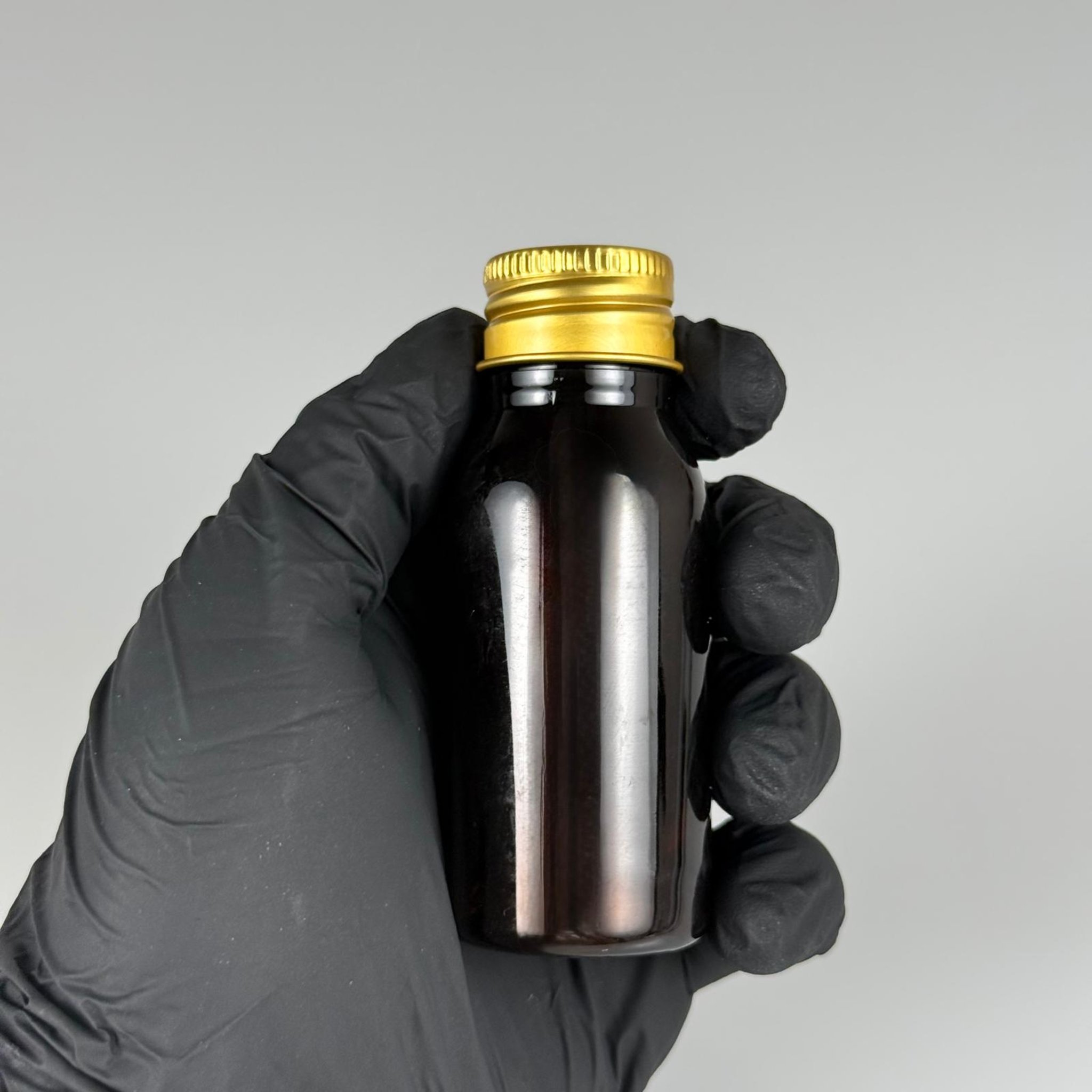 50 CC AMBER SERT MODEL PET ŞİŞE (24 AĞIZ) + KÖPÜK CONTALI GOLD METAL ALÜMİNYUM KAPAK + KOLONYA TIPALI TAKIM - 50 ML KAPAKLI KAHVERENGİ PLASTİK ŞİŞELER