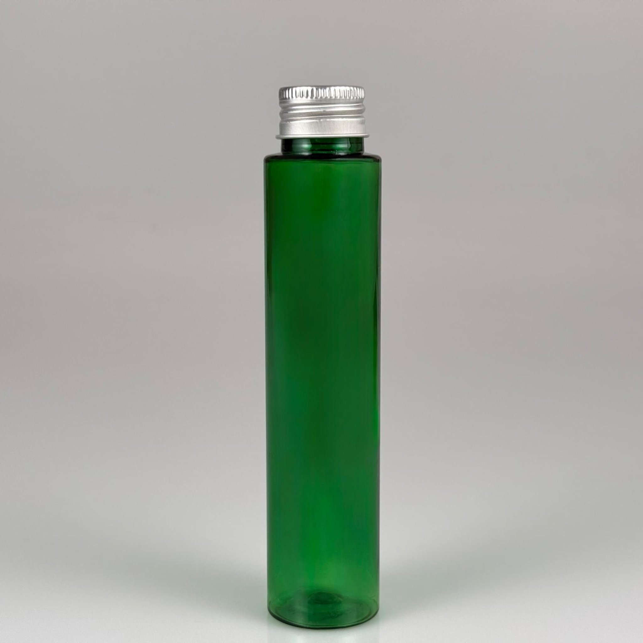 100 CC UZUN SİLİNDİR YEŞİL PET ŞİŞE (24 GR - 24 AĞIZ ) + KÖPÜK CONTALI GÜMÜŞ METAL ALÜMİNYUM KAPAK TAKIM - 100 ML BİBERİYE SUYU, LAVANTA YAĞI, SAÇ SERUM, TONİK VB İÇİN PLASTİK KOZMETİK AMBALAJLARI