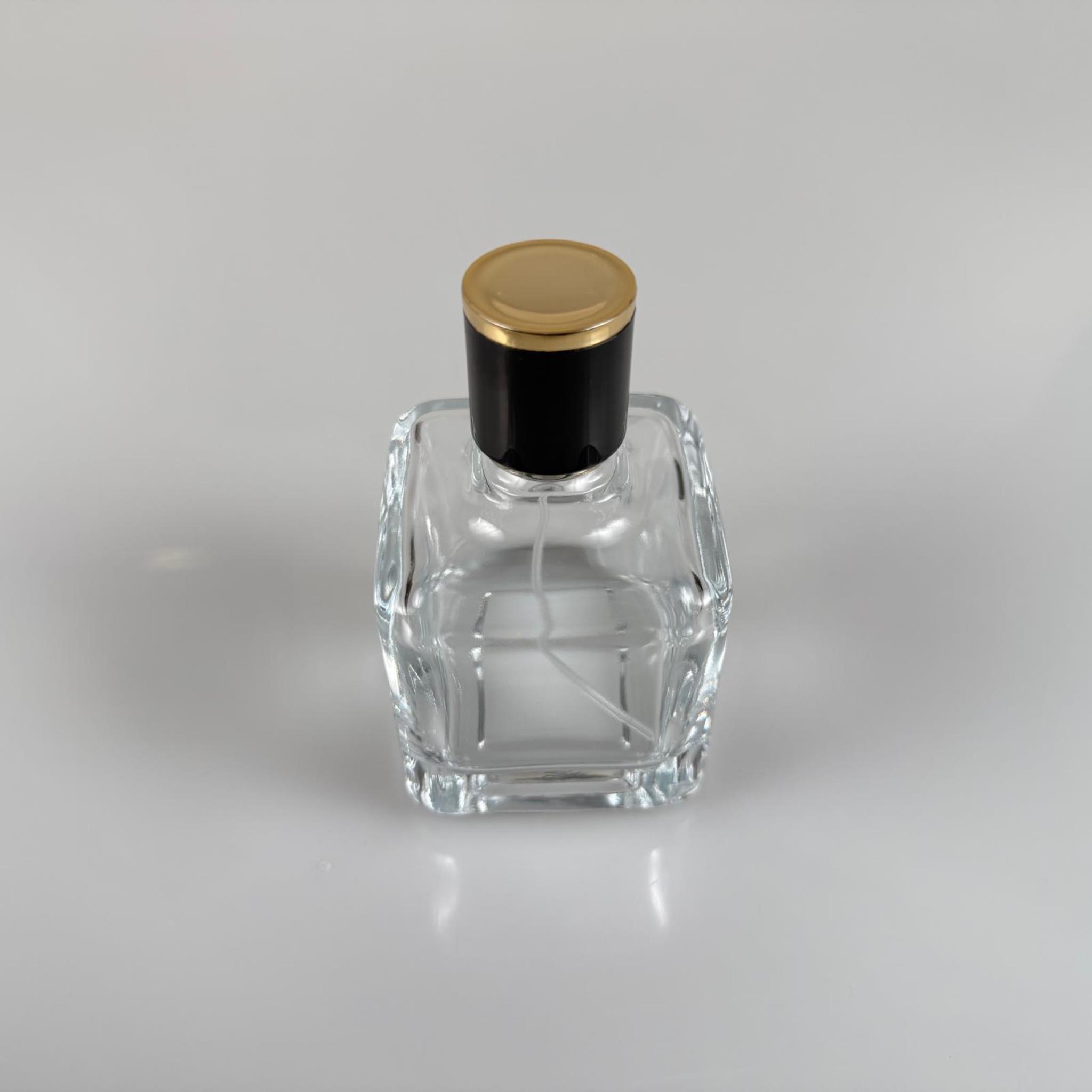 100 ML KARE MODEL LURA PARFÜM ŞİŞESİ - GÜMÜŞ METAL SPREYLİ + GOLD SİYAH KAPAKLI (AĞIZ 15 MM GEÇME KOLAY KAPAMA)