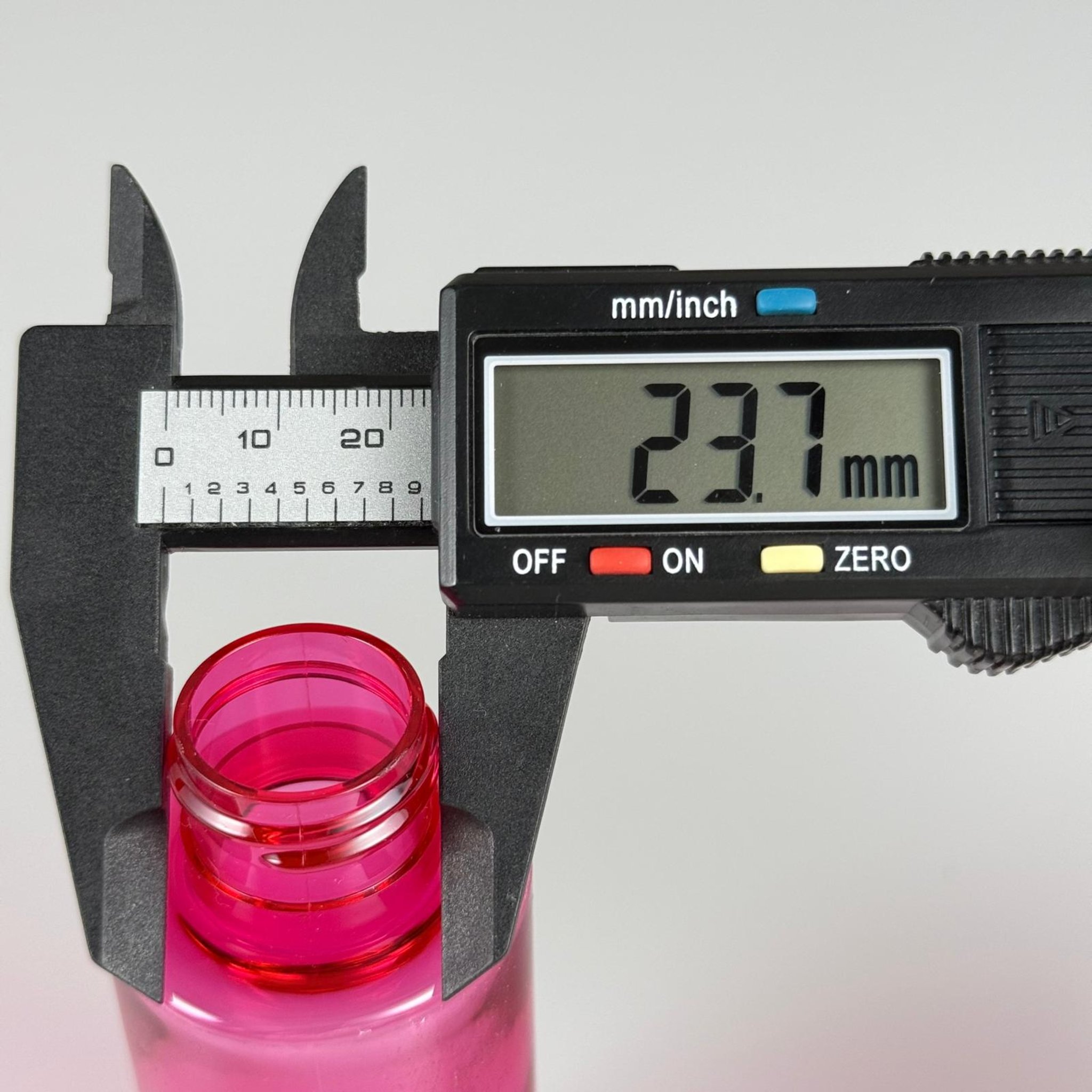 100 CC SİLİNDİR KESKİN KÜT MODEL SERT (17 GR) PET ŞİŞE - KAPAKSIZ - AĞIZ ÇAPI 24 MM - PEMBE