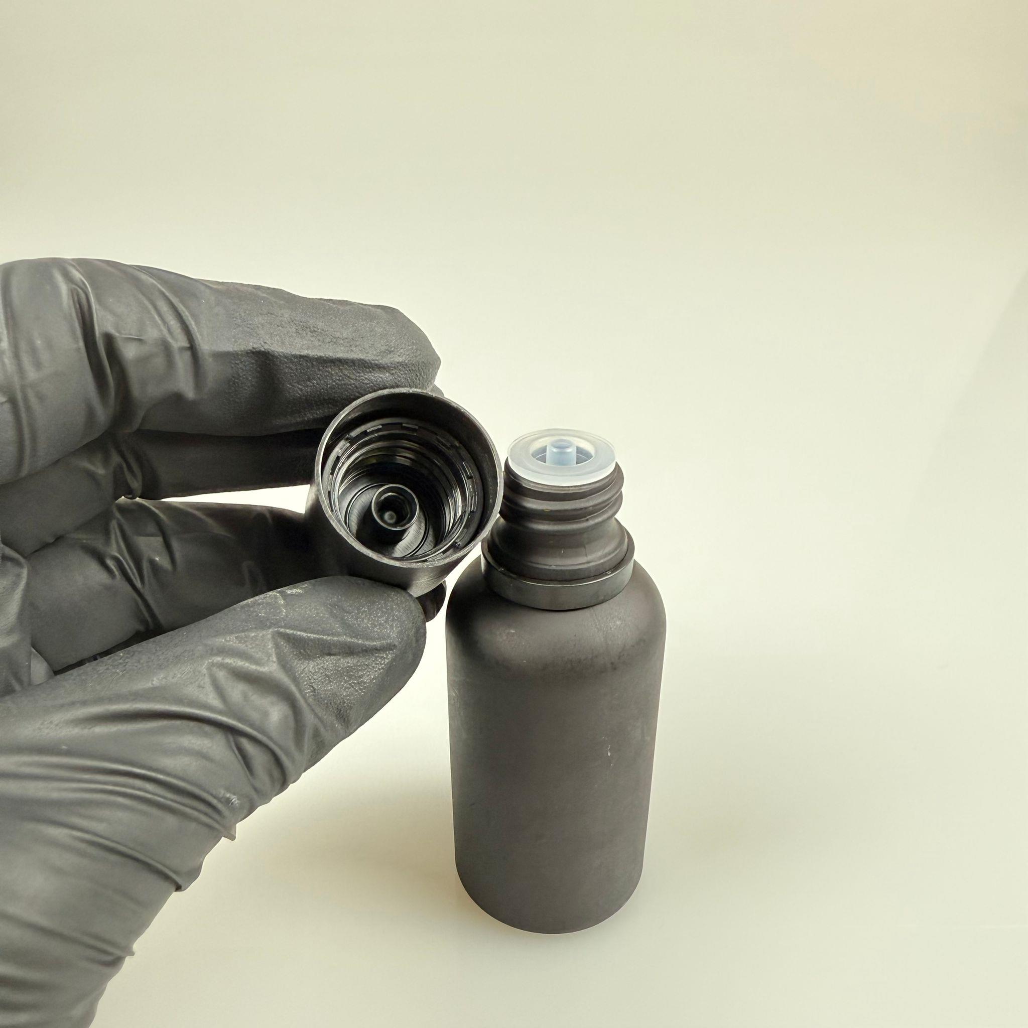 30 CC MAT SİYAH CAM ŞİŞE + İÇTEN DAMLALIKLI ÇOCUK KİLİTLİ SİYAH KAPAK - MAT SİYAH 30 ML KİLİT KAPAKLI DAMLATMALI ŞİŞE